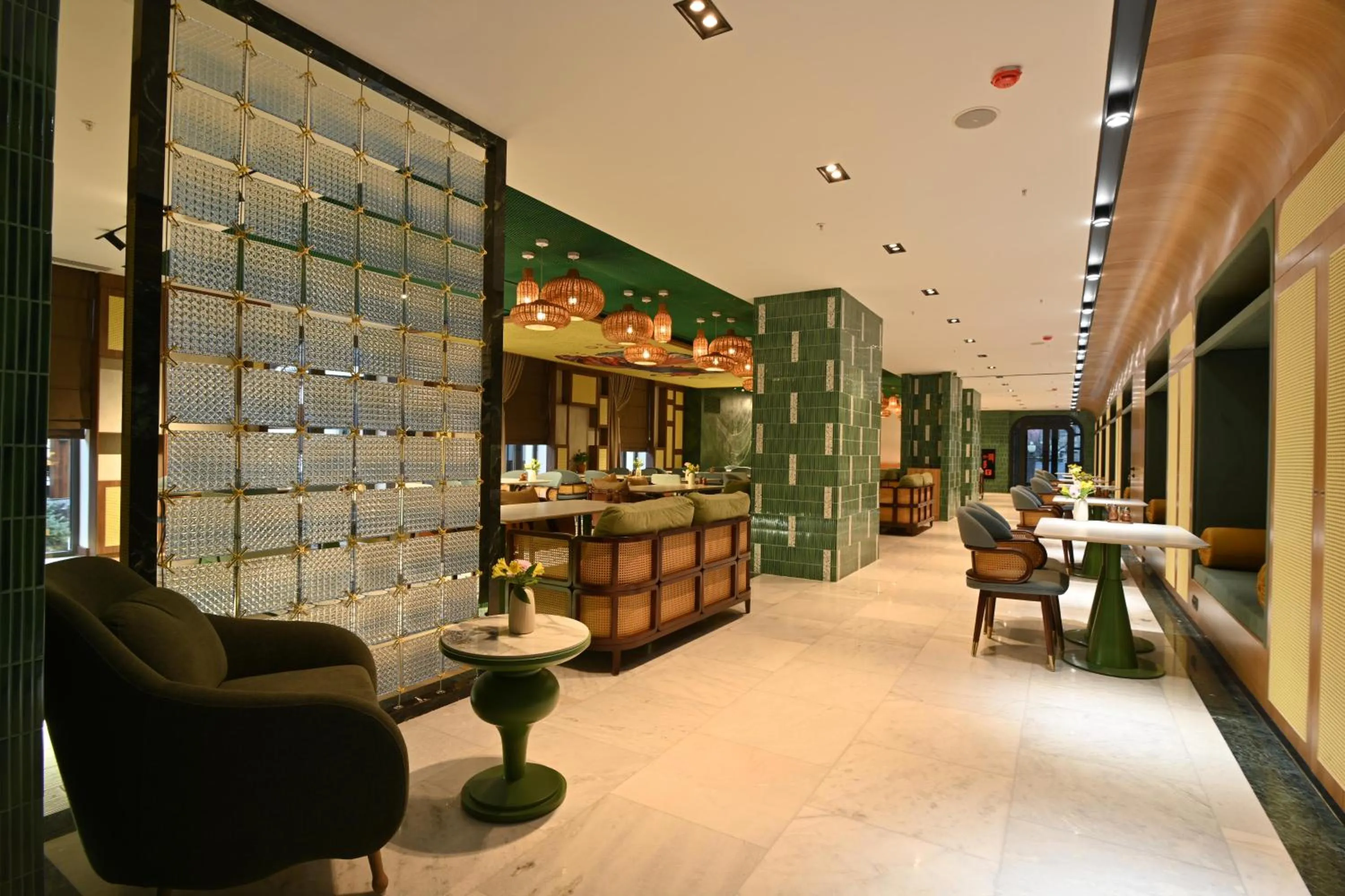 Restaurant/places to eat in Mercure Tashkent North