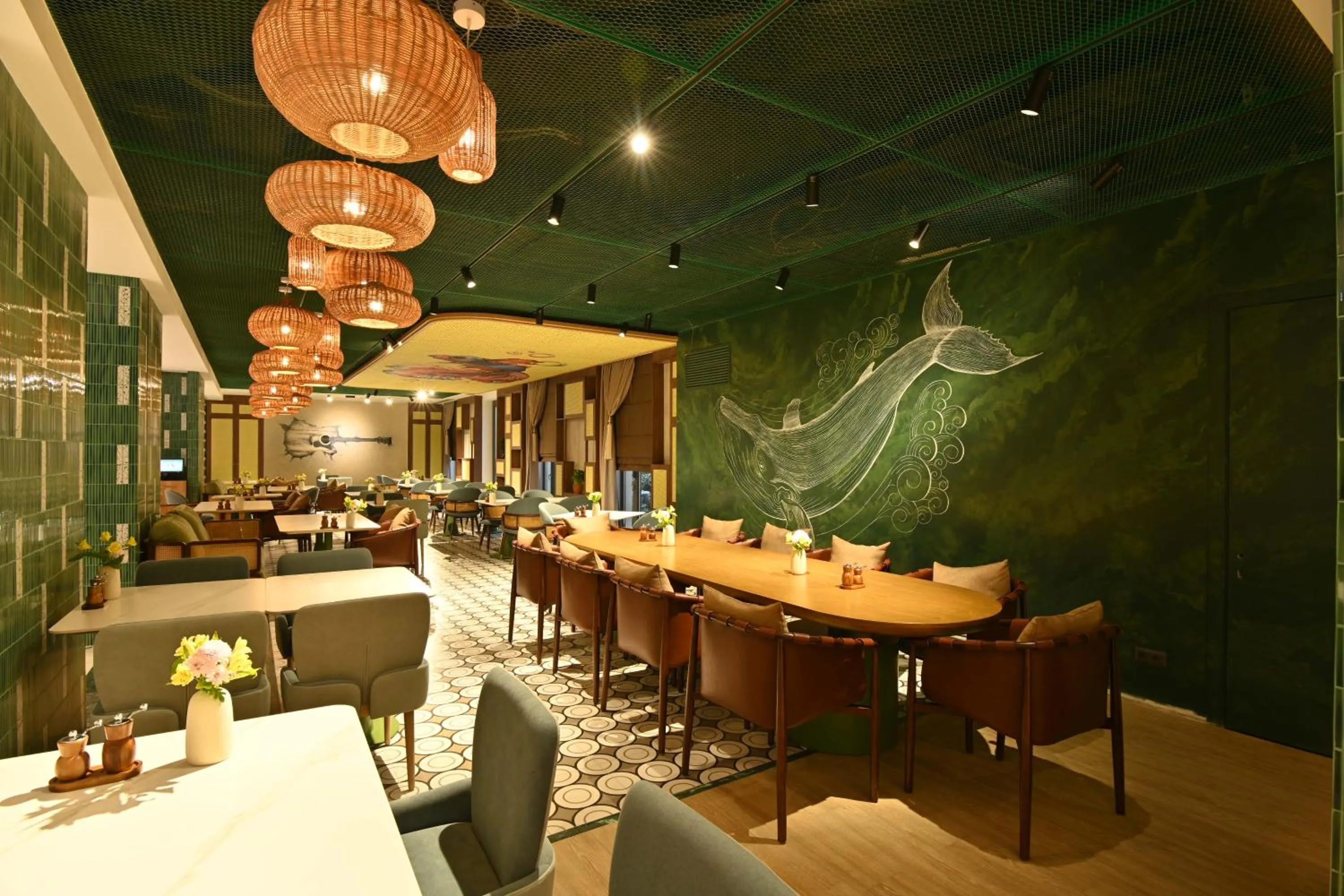 Restaurant/places to eat in Mercure Tashkent North