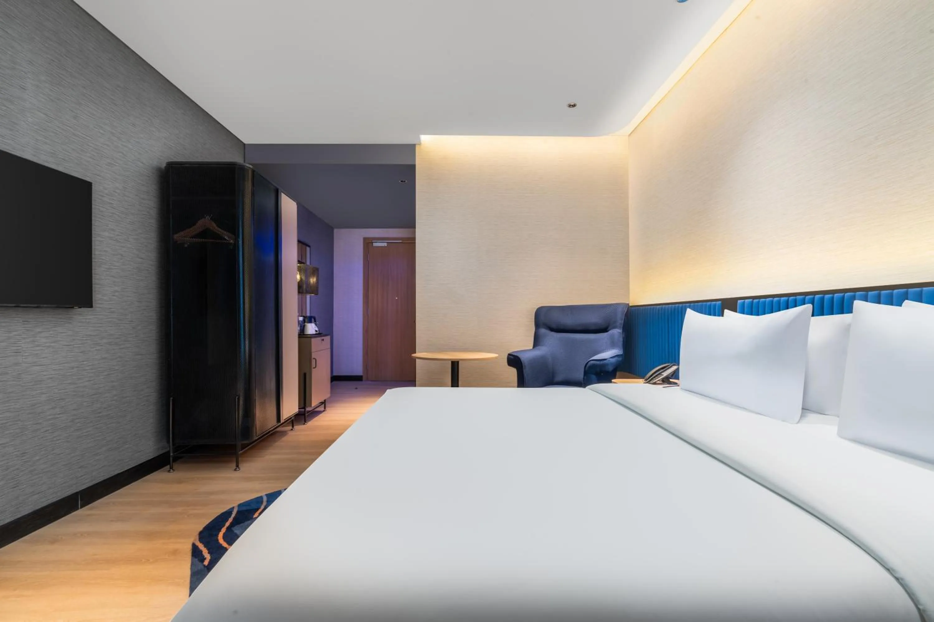 Bedroom, Bed in Novotel Jakarta Pulo Mas