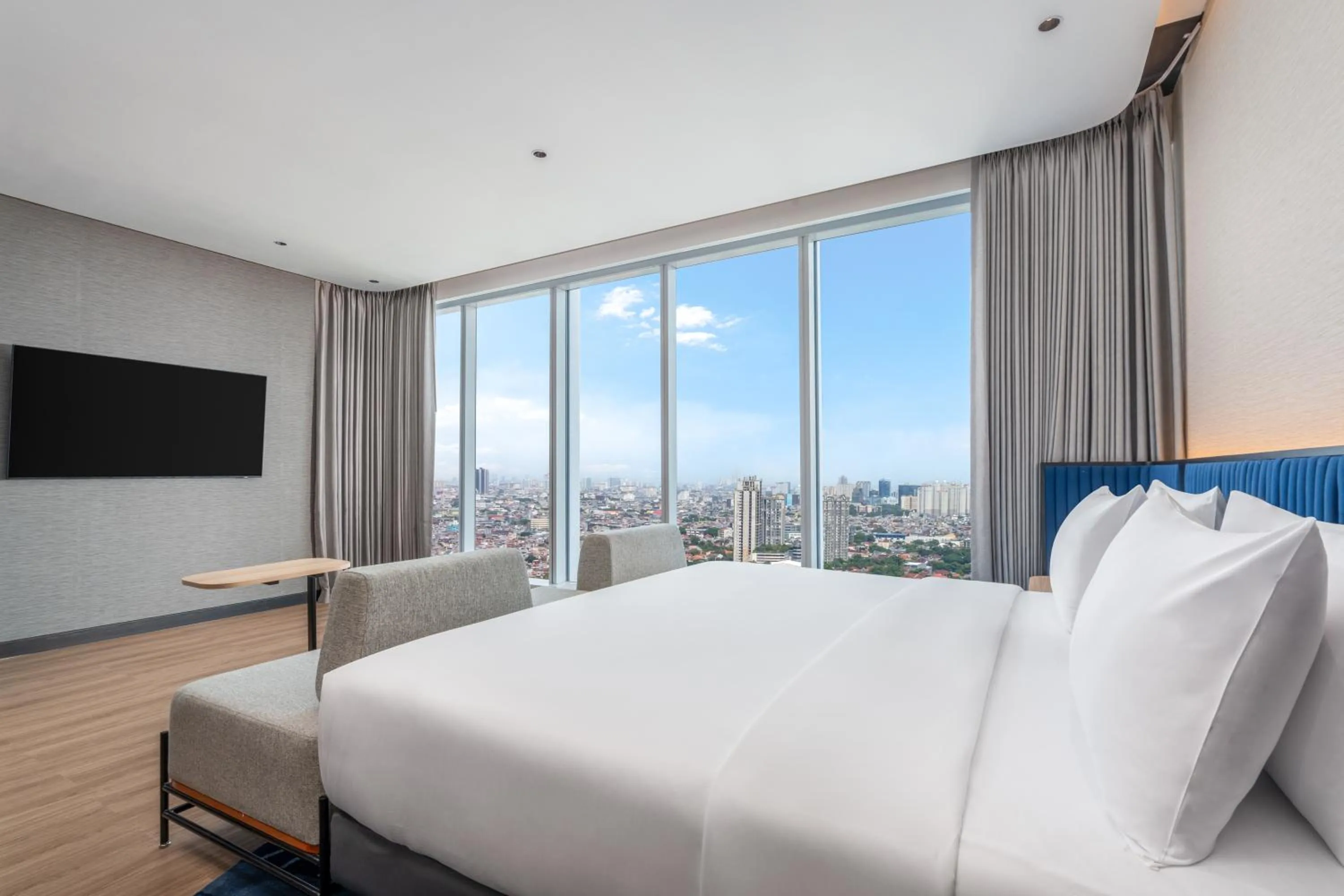 Bed in Novotel Jakarta Pulo Mas