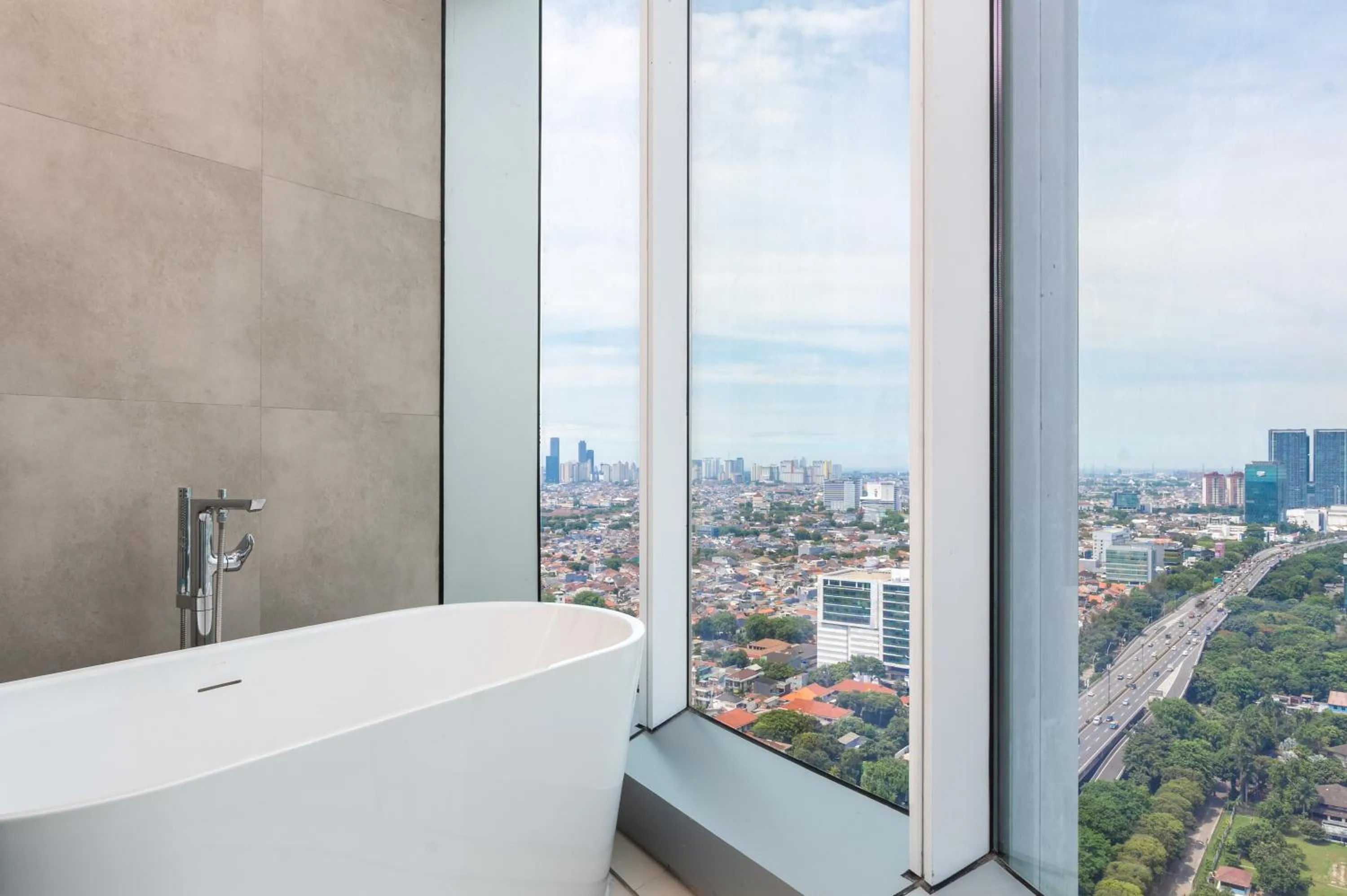 Bathroom in Novotel Jakarta Pulo Mas