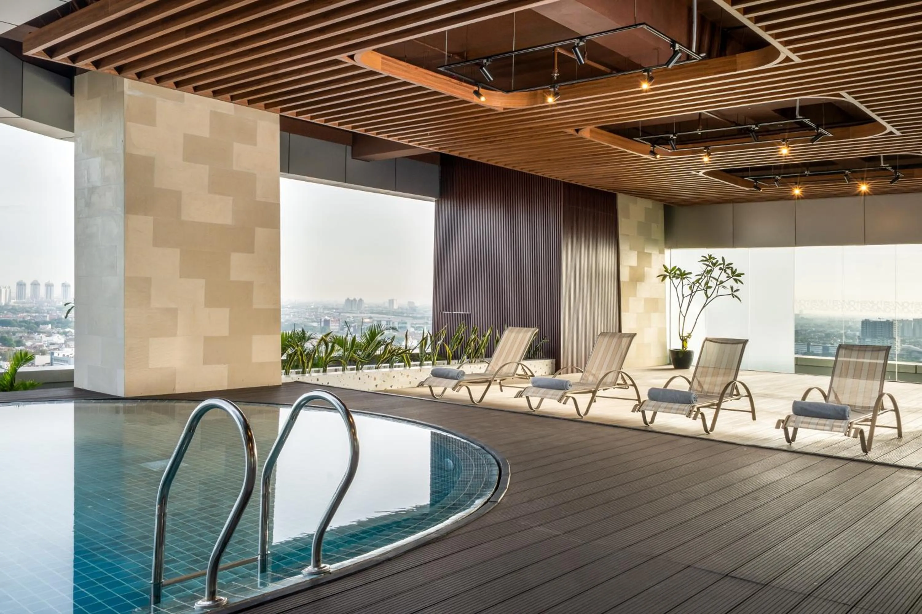Swimming pool in Novotel Jakarta Pulo Mas