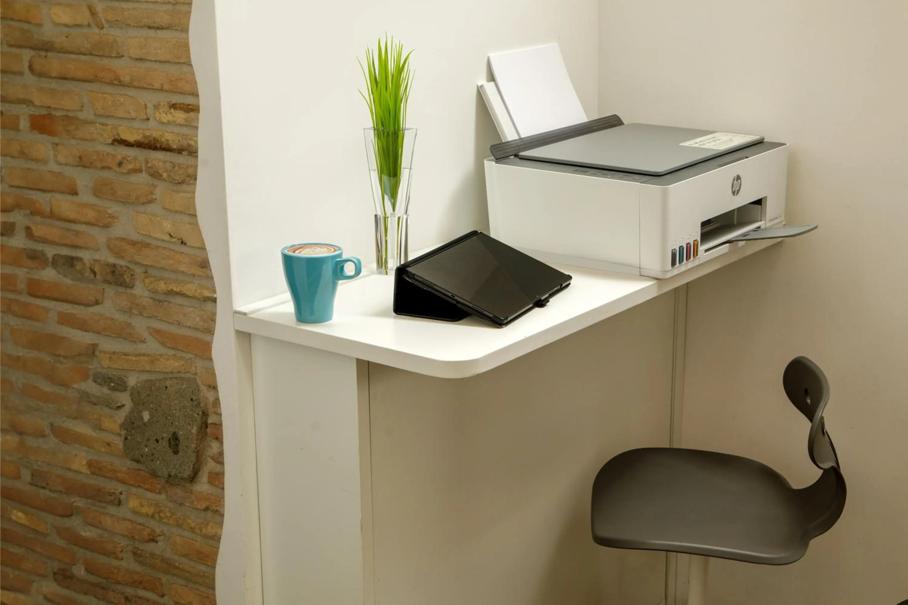 Coffee/tea facilities in The Right Place 4U Navona Luxury Rooms