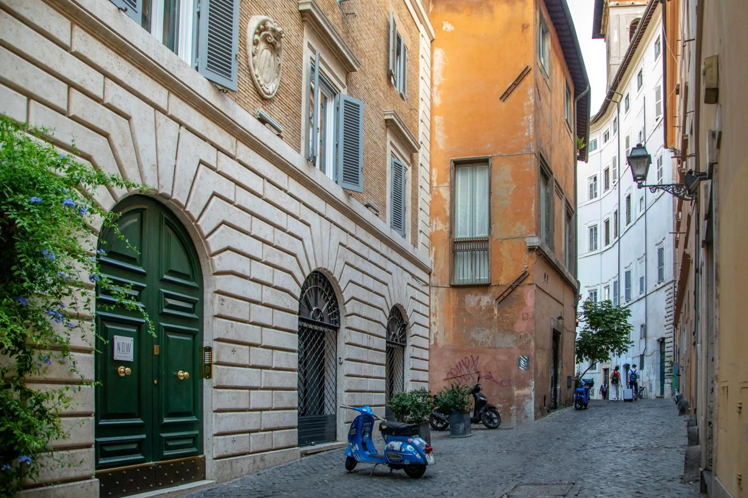 Neighbourhood in The Right Place 4U Navona Luxury Rooms