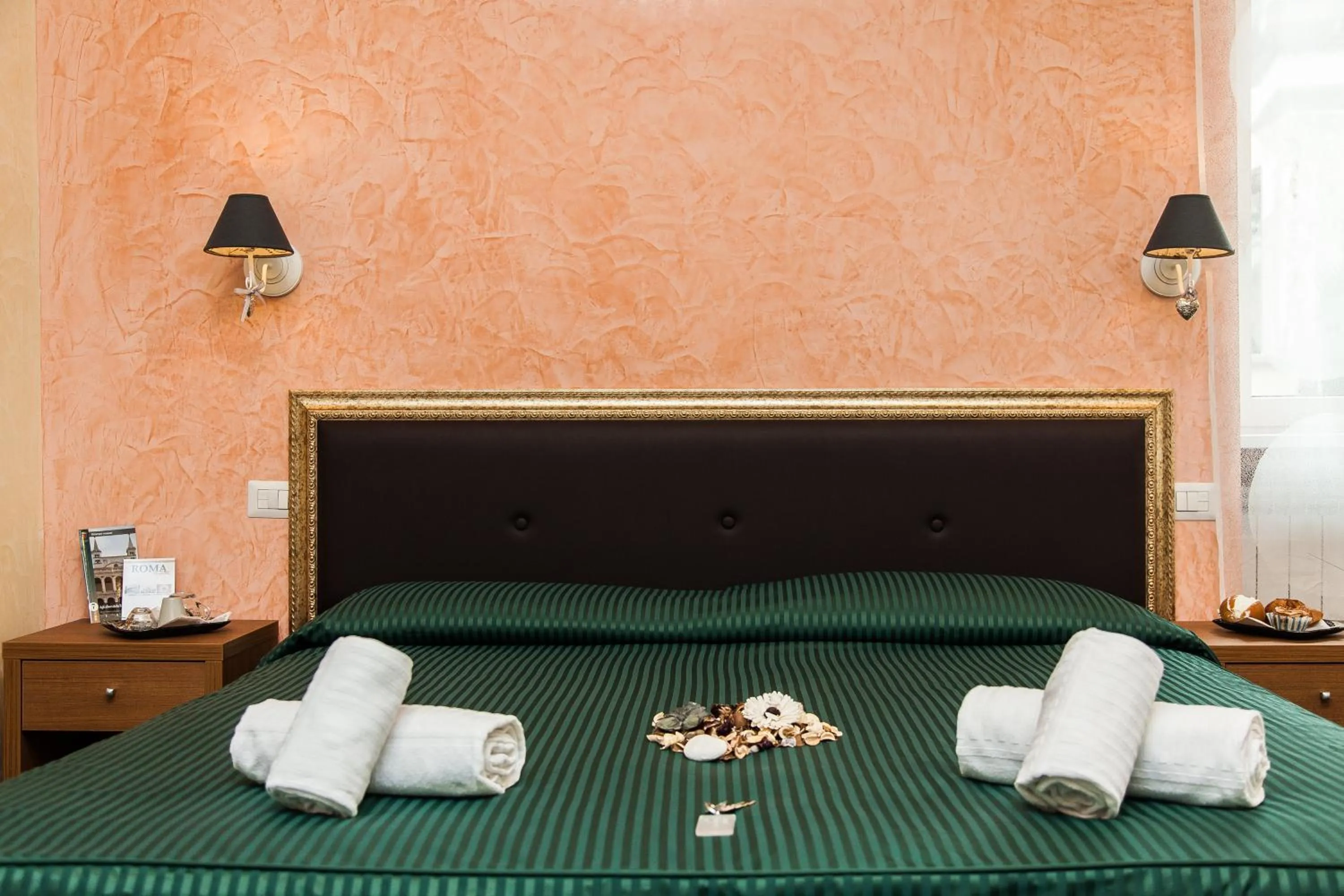 Photo of the whole room, Bed in Guest's Heaven