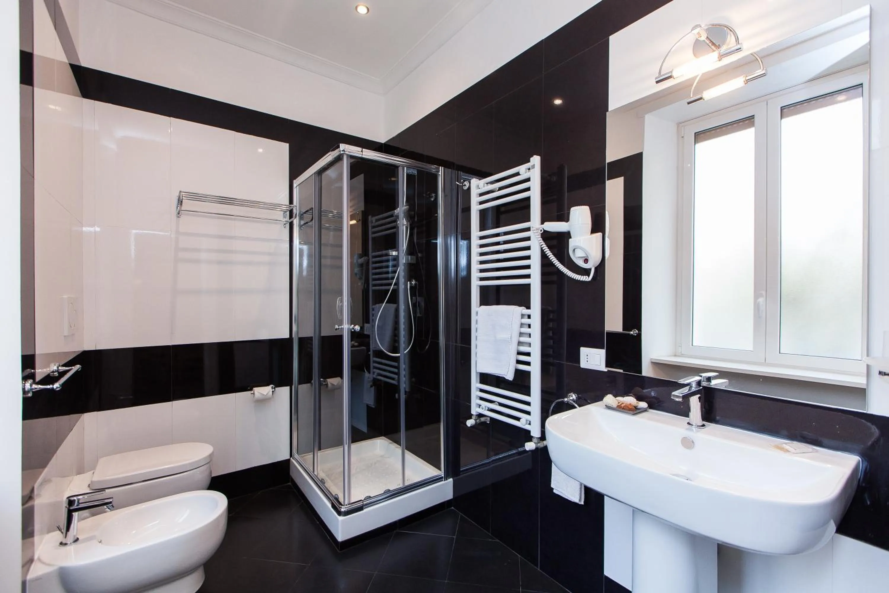 Bathroom in Guest's Heaven