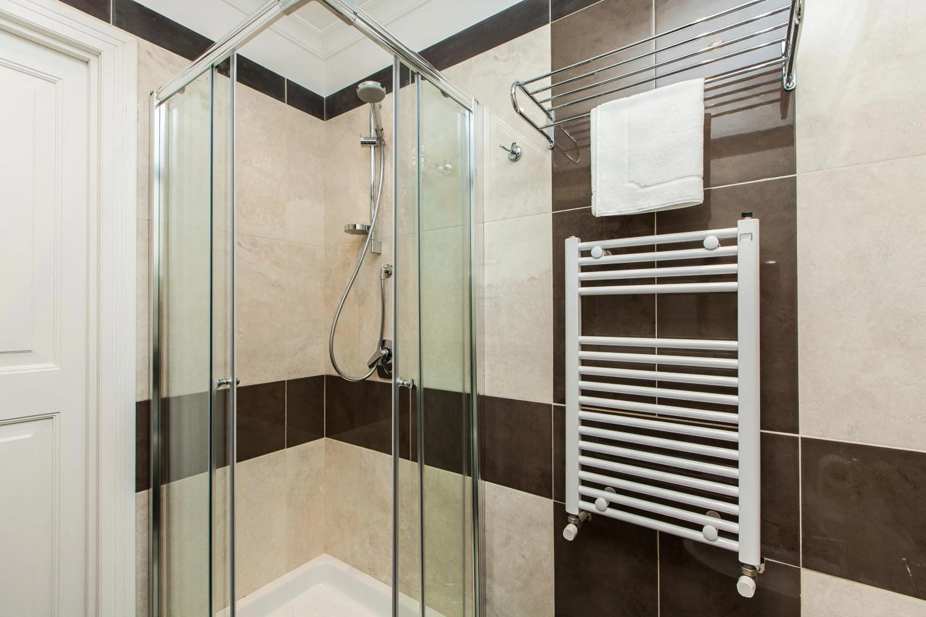 Bathroom in Guest's Heaven