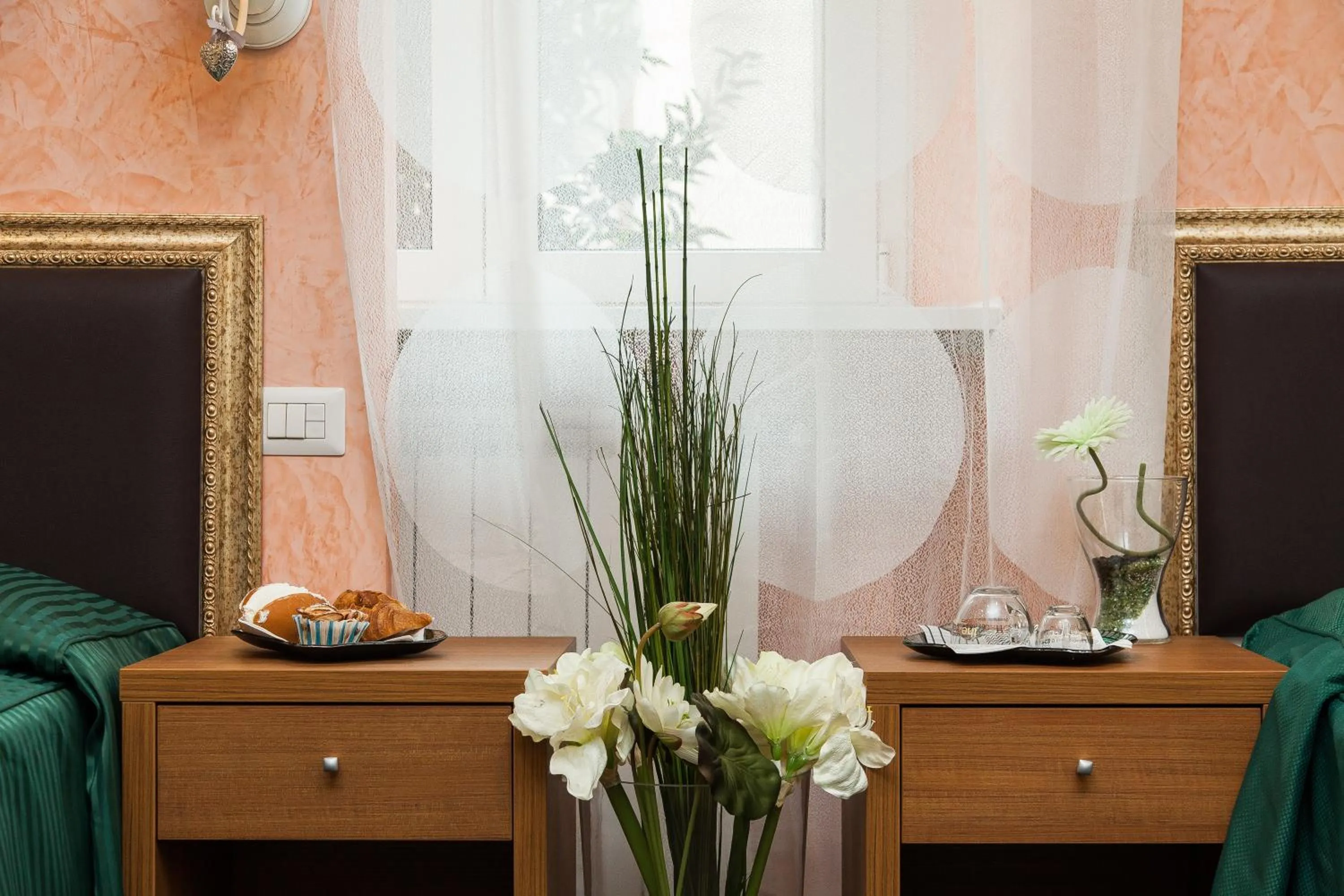 Decorative detail in Guest's Heaven