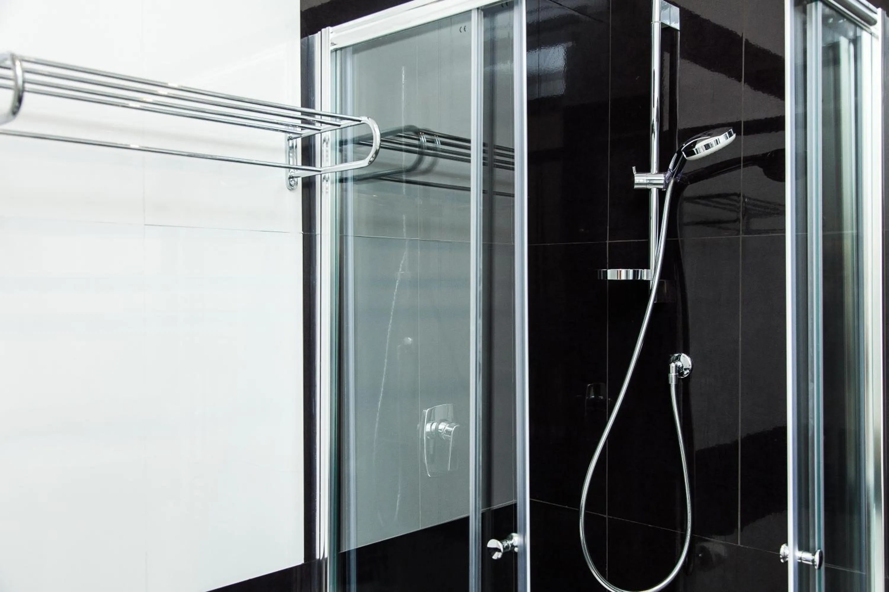 Bathroom in Guest's Heaven