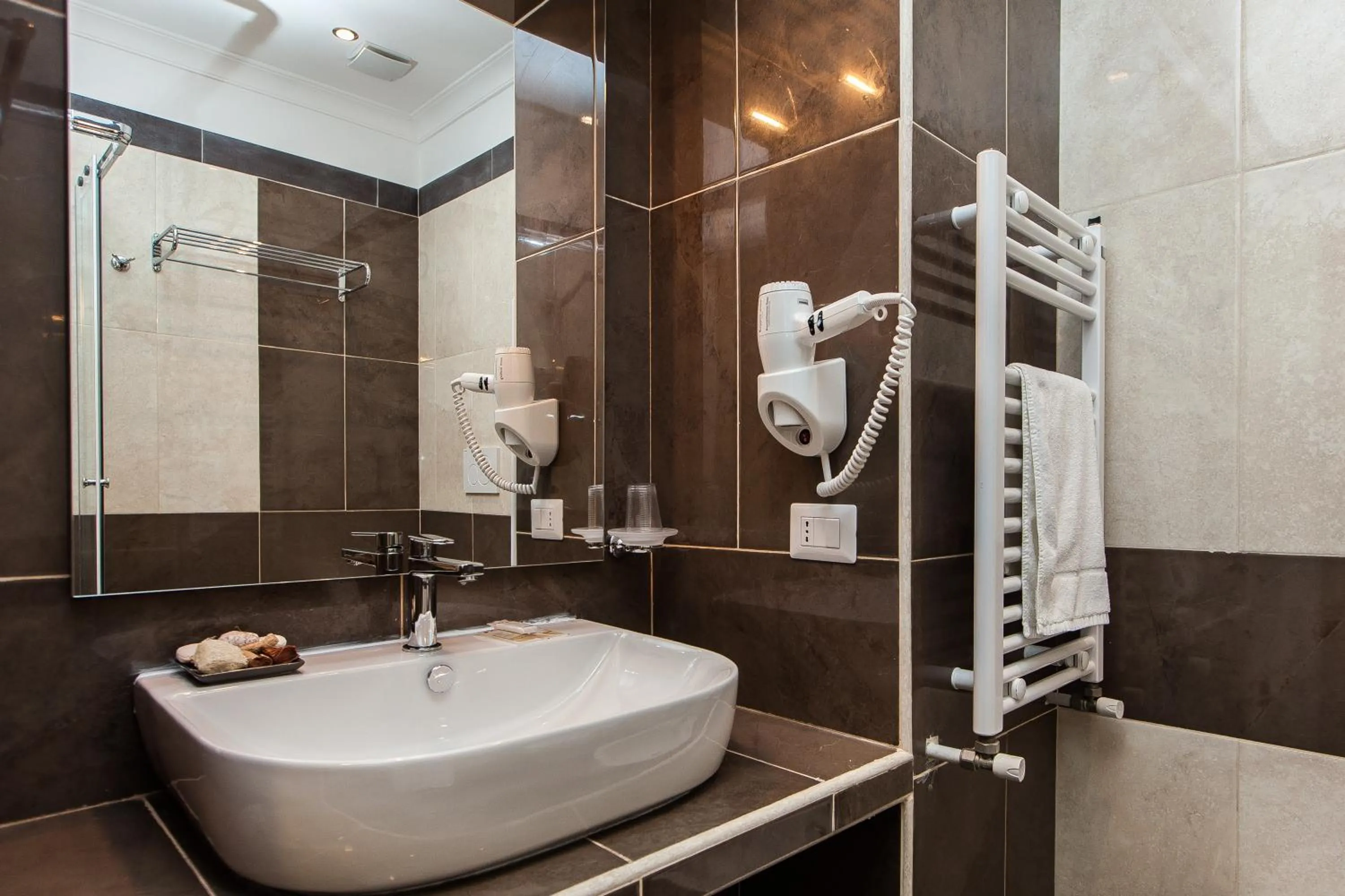 Bathroom in Guest's Heaven