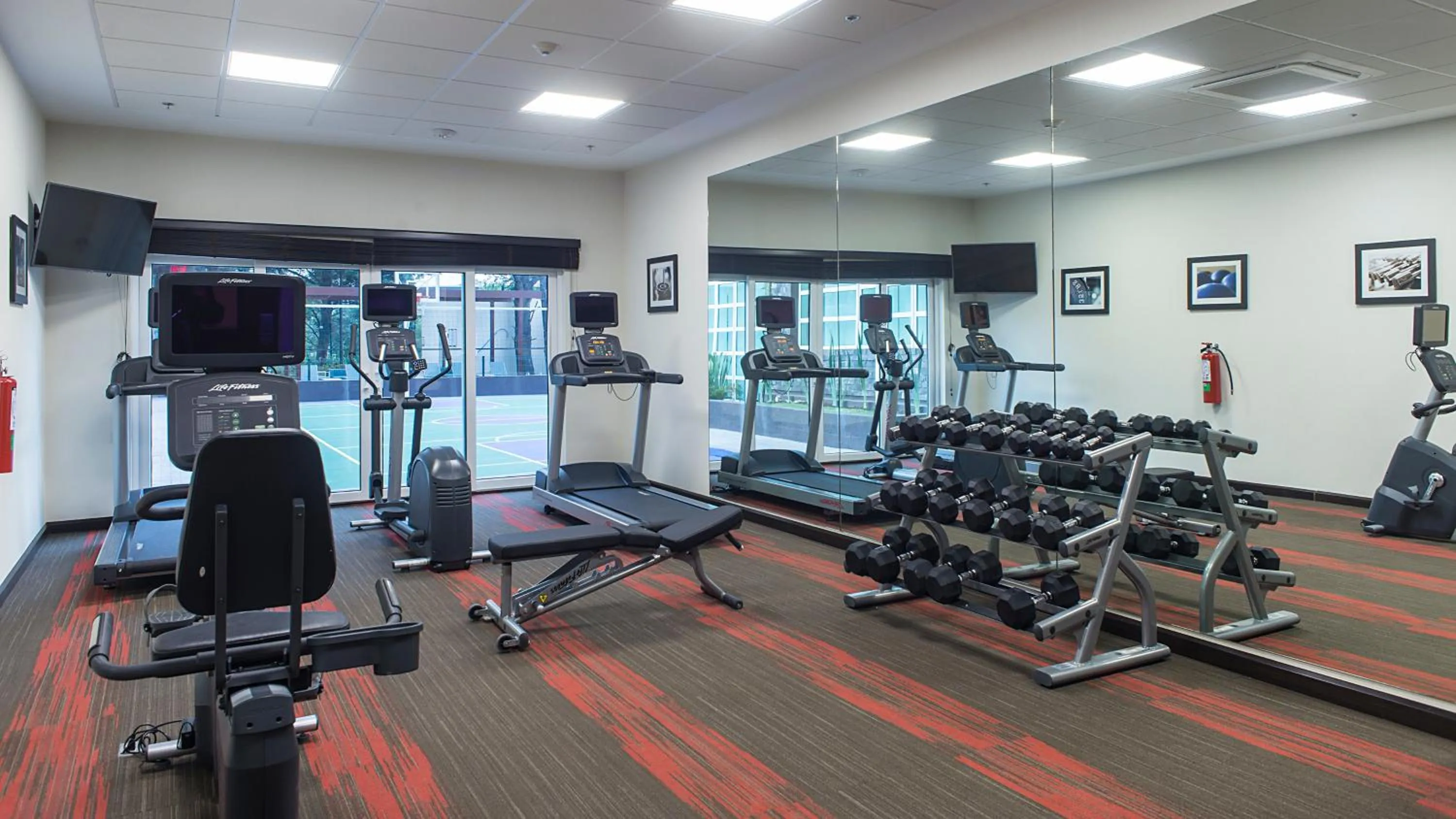 Fitness centre/facilities in Staybridge Suites Puebla by IHG