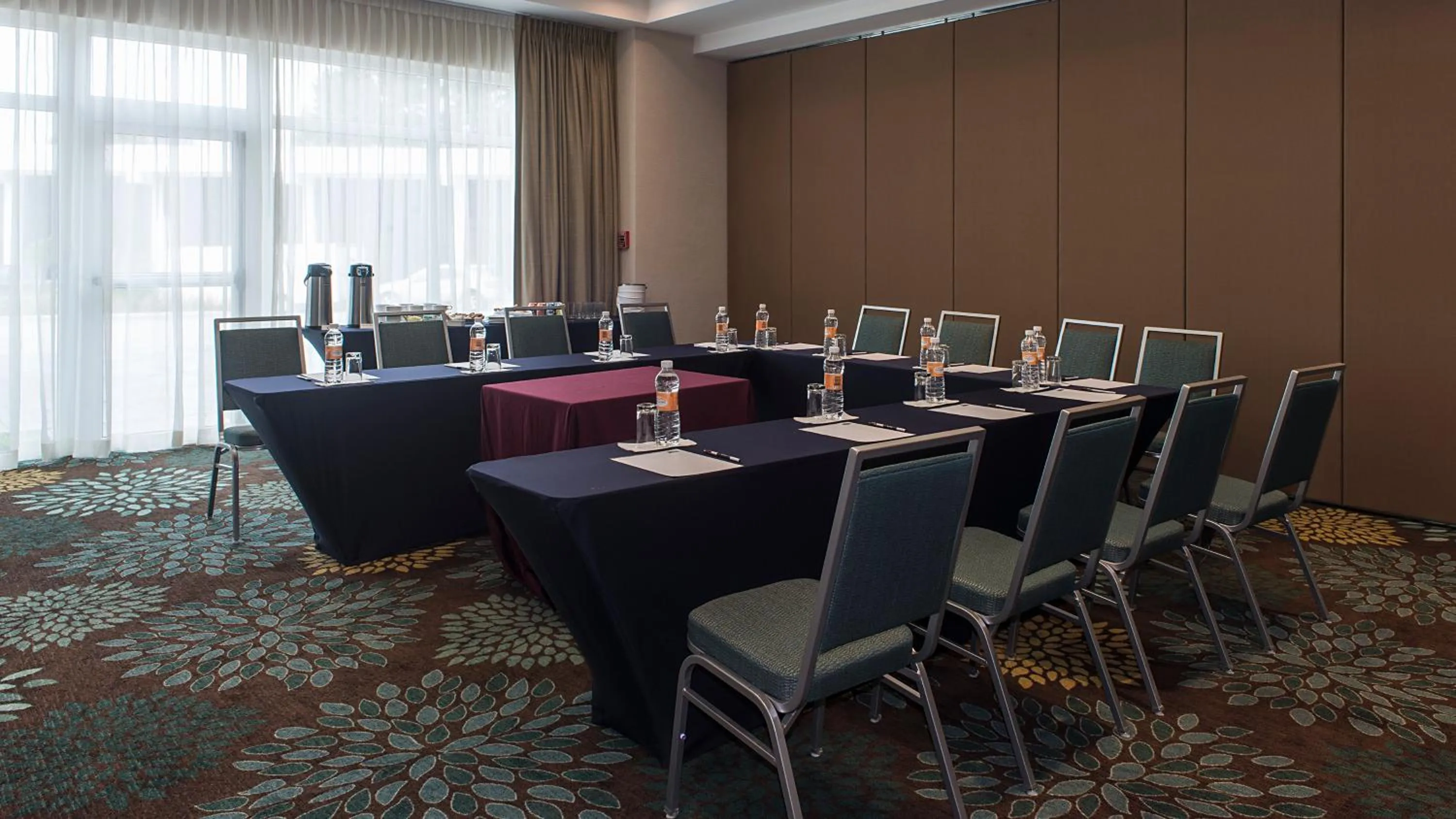 Meeting/conference room in Staybridge Suites Puebla by IHG