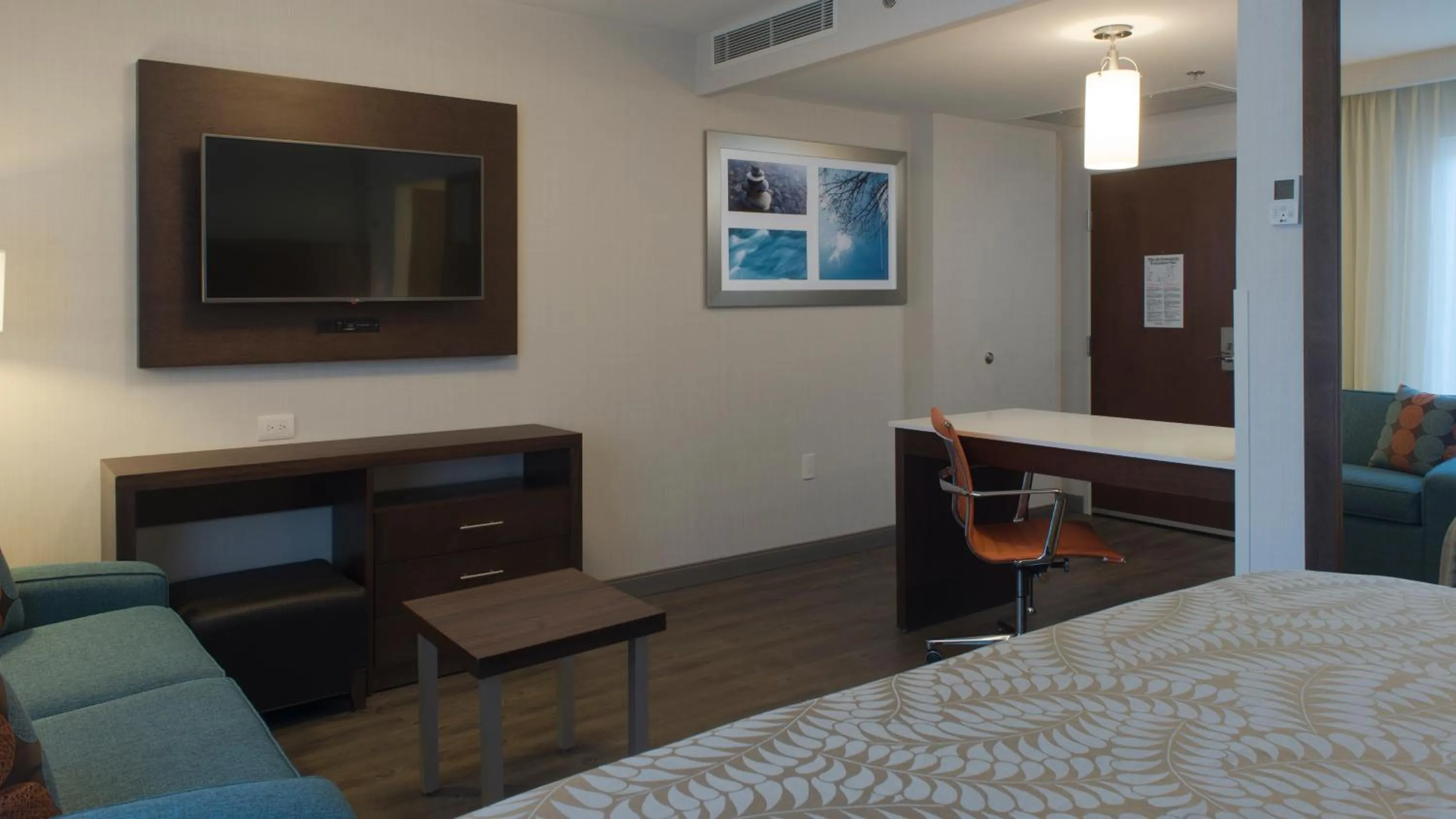 Bed in Staybridge Suites Puebla by IHG