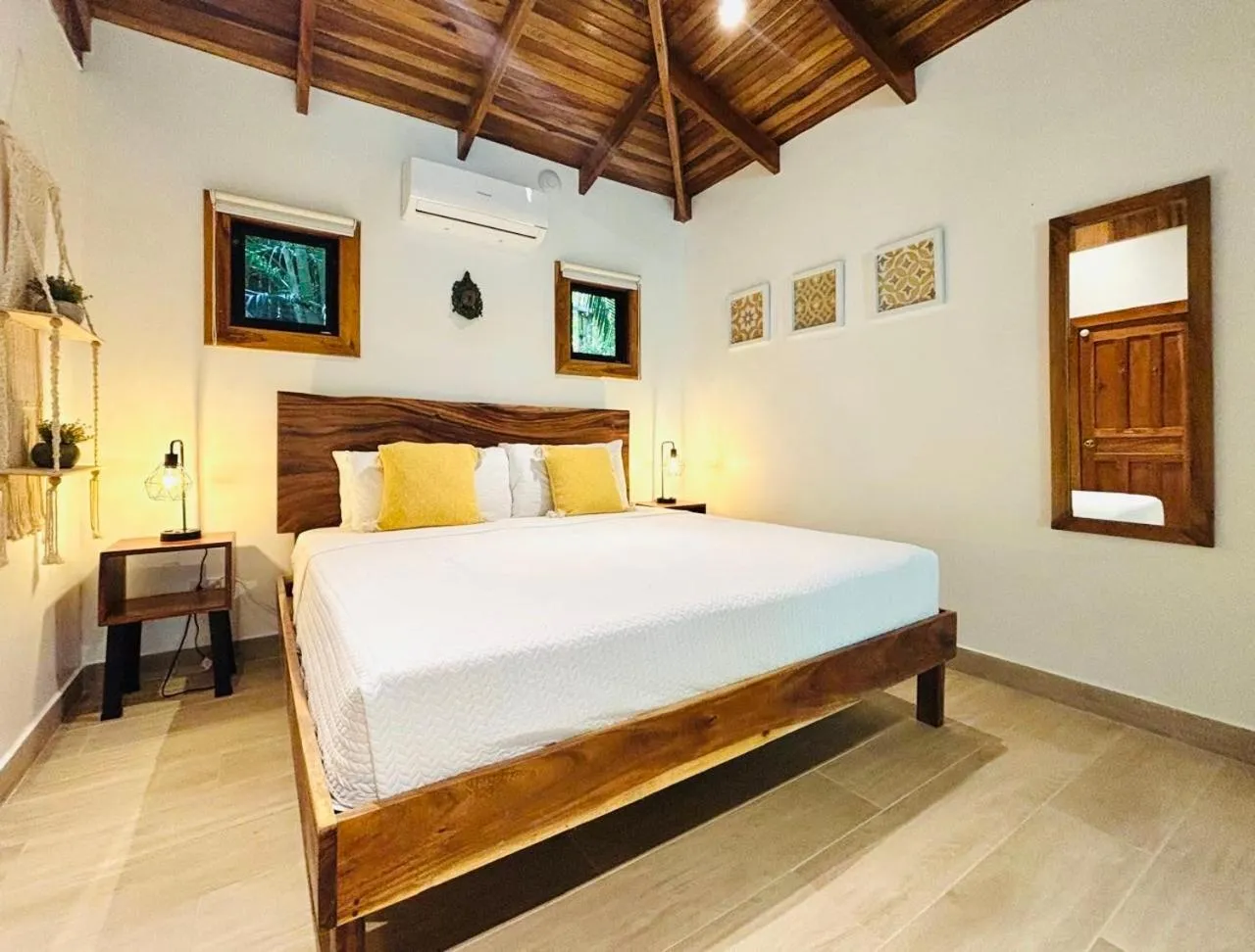 Bed in Makanas Beach Bungalows