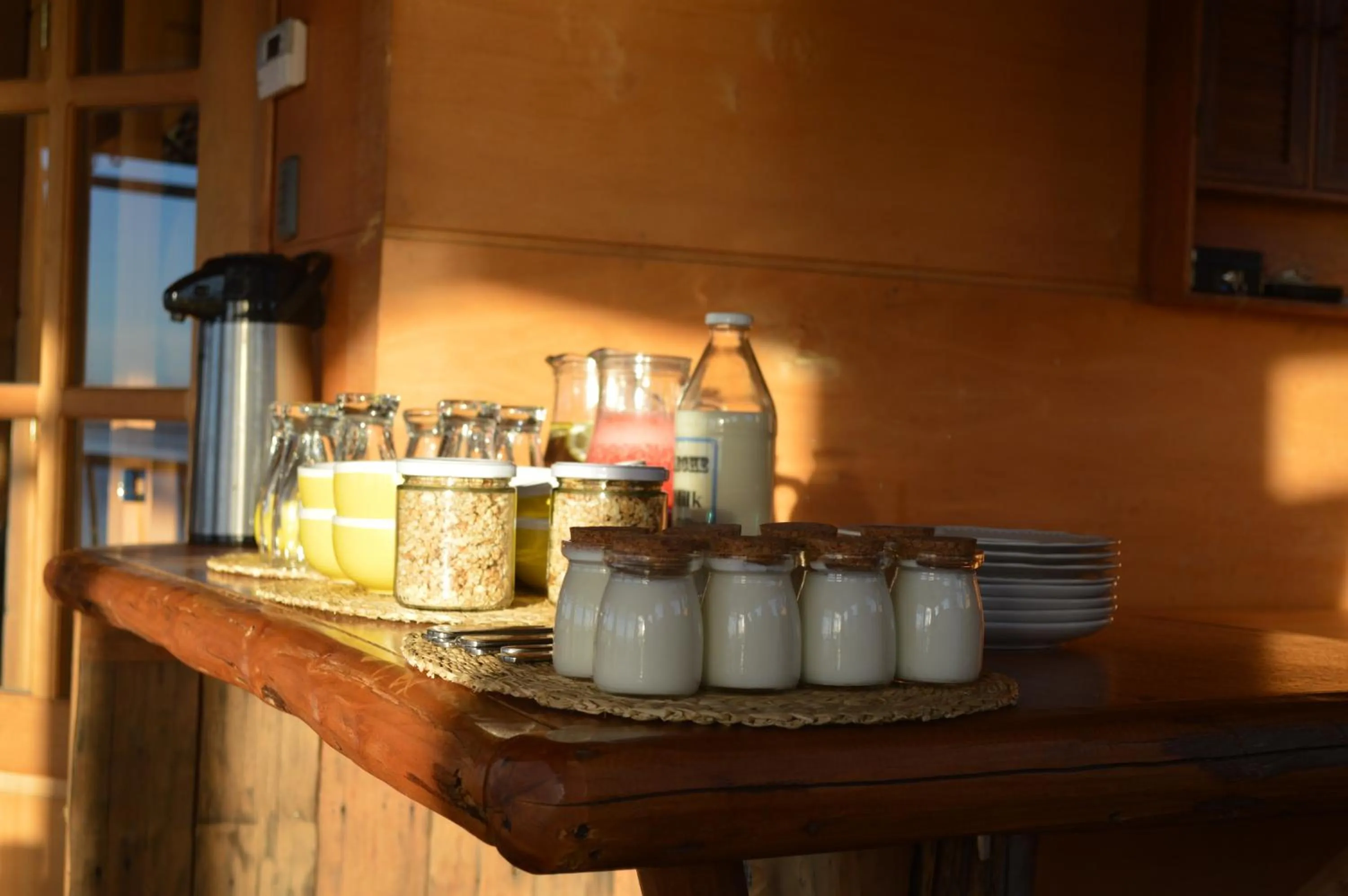 Buffet breakfast in Refugio Pullao