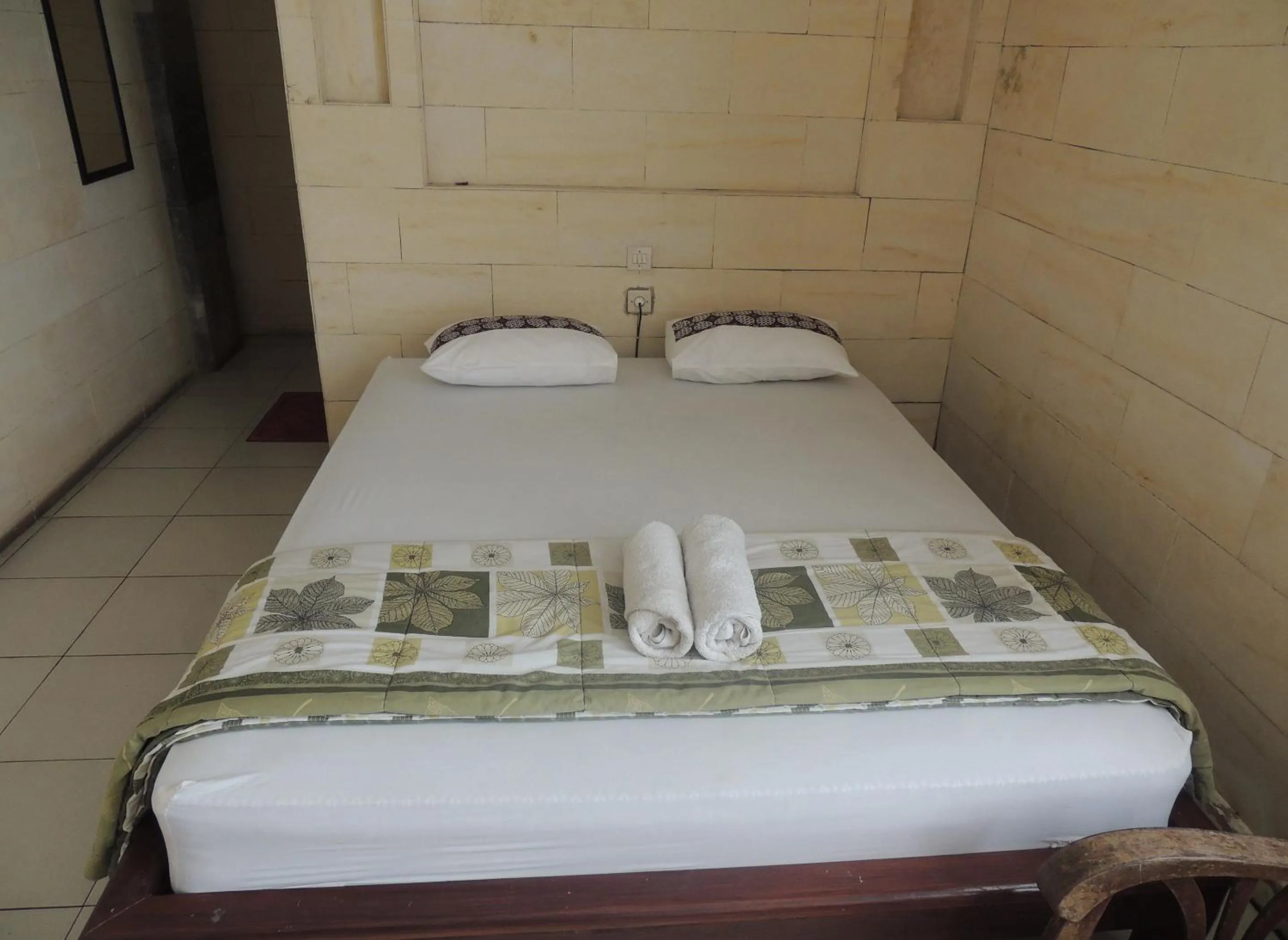 Bedroom, Bed in Lotus 2 Guest House