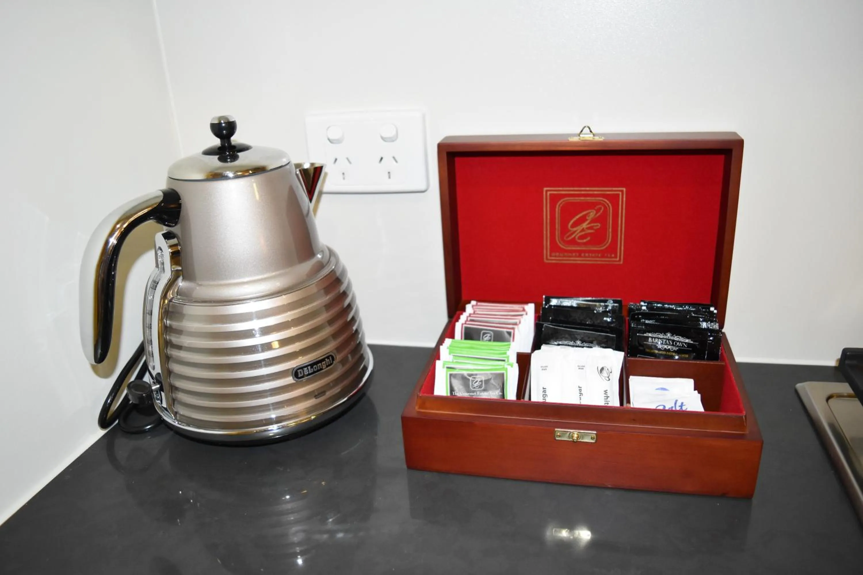 Food and drinks in Melbourne SkyHigh Apartments