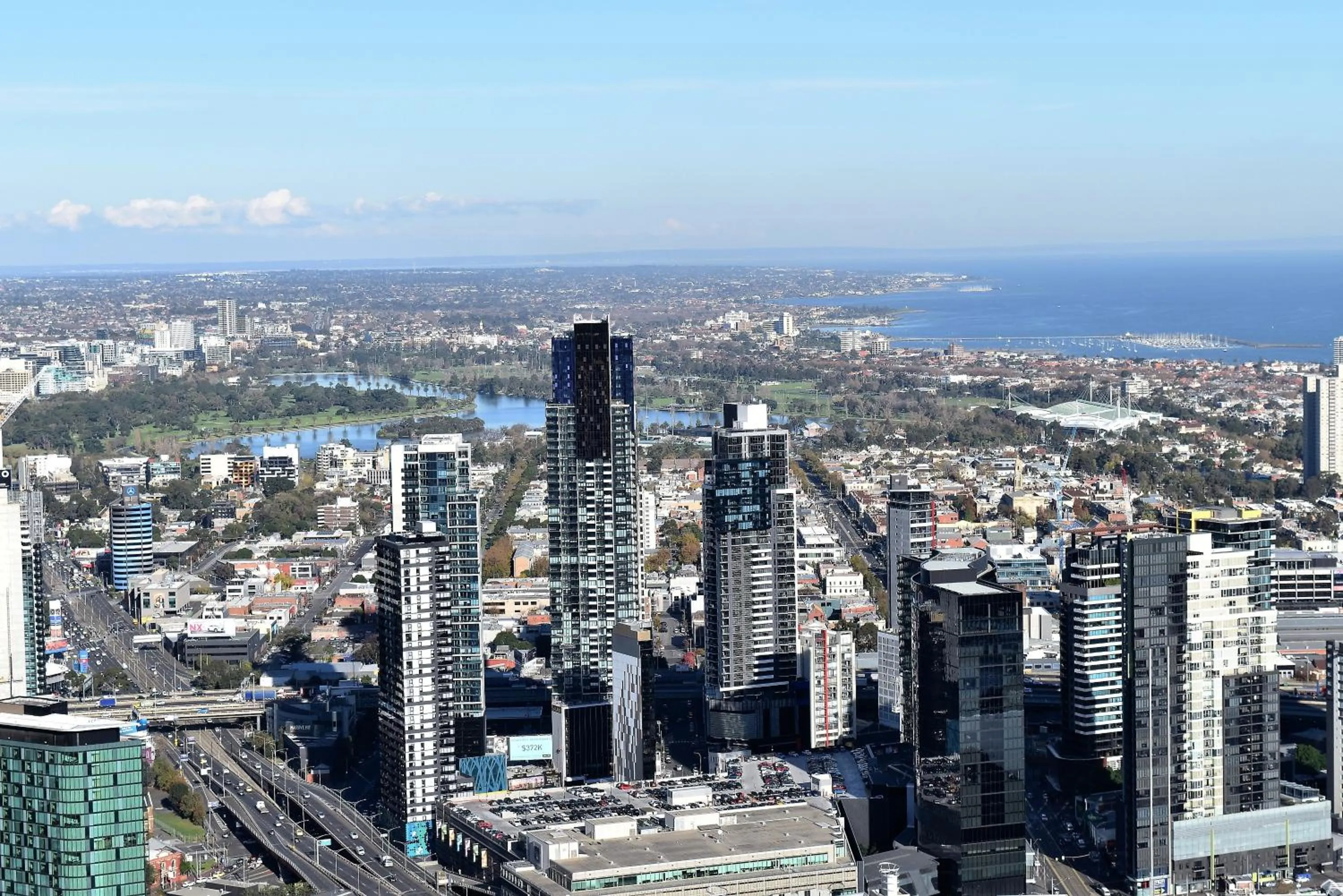 City view, Bird's-eye View in Melbourne SkyHigh Apartments