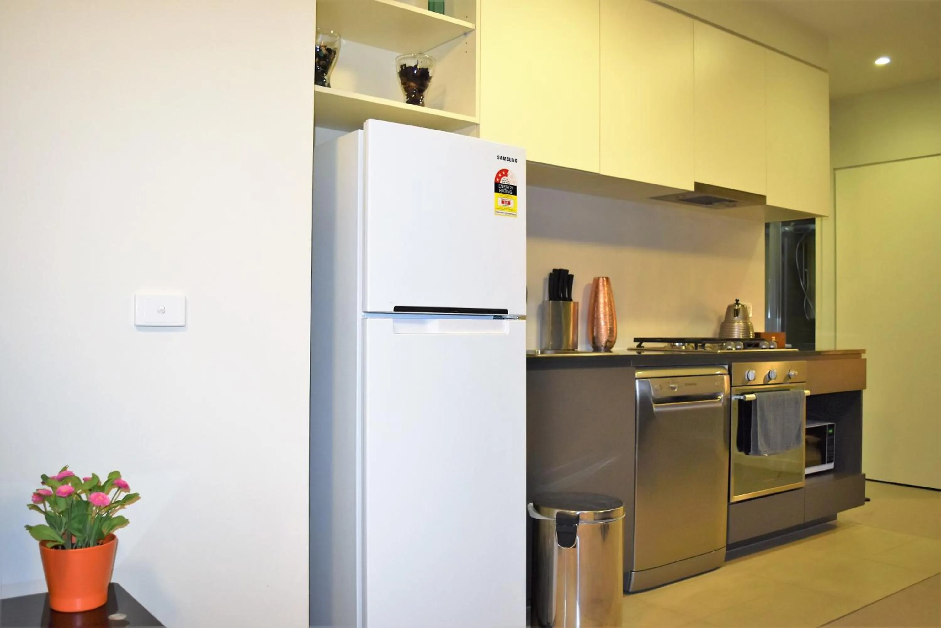 Kitchen or kitchenette, Kitchen/Kitchenette in Melbourne SkyHigh Apartments