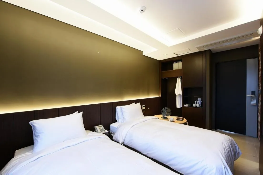 Bed in Hotel Infini