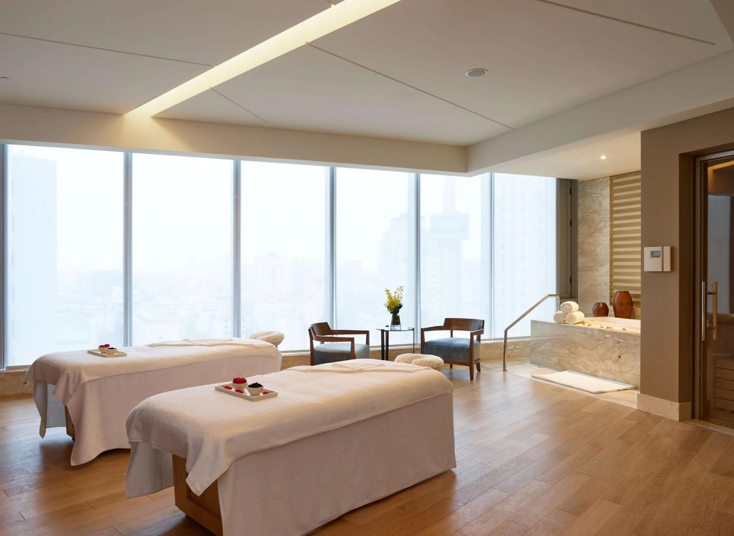 Spa and wellness centre/facilities in Suning Galaxy International Hotel Wuxi