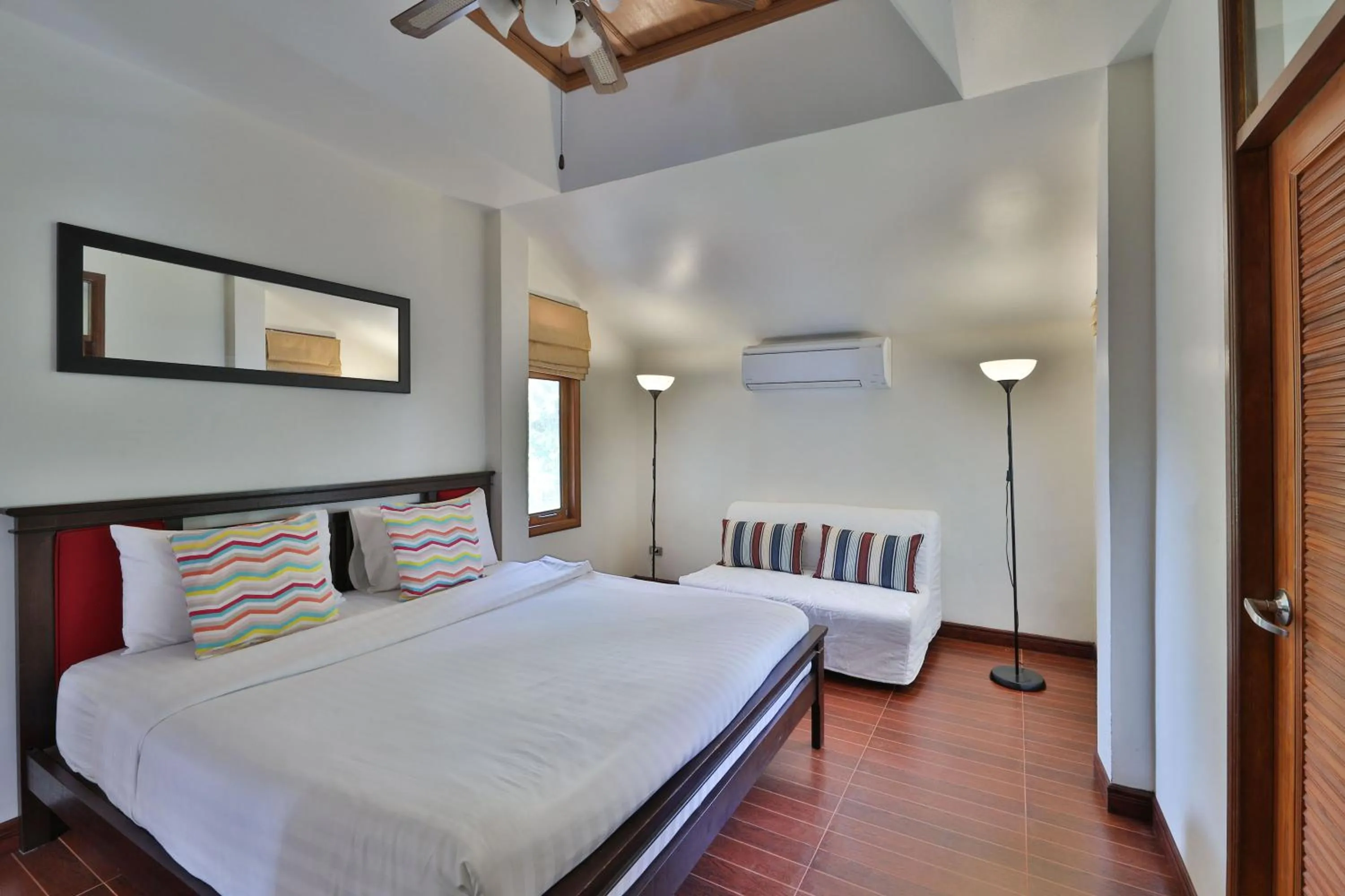 Bed in Siam Pool Villa Pattaya