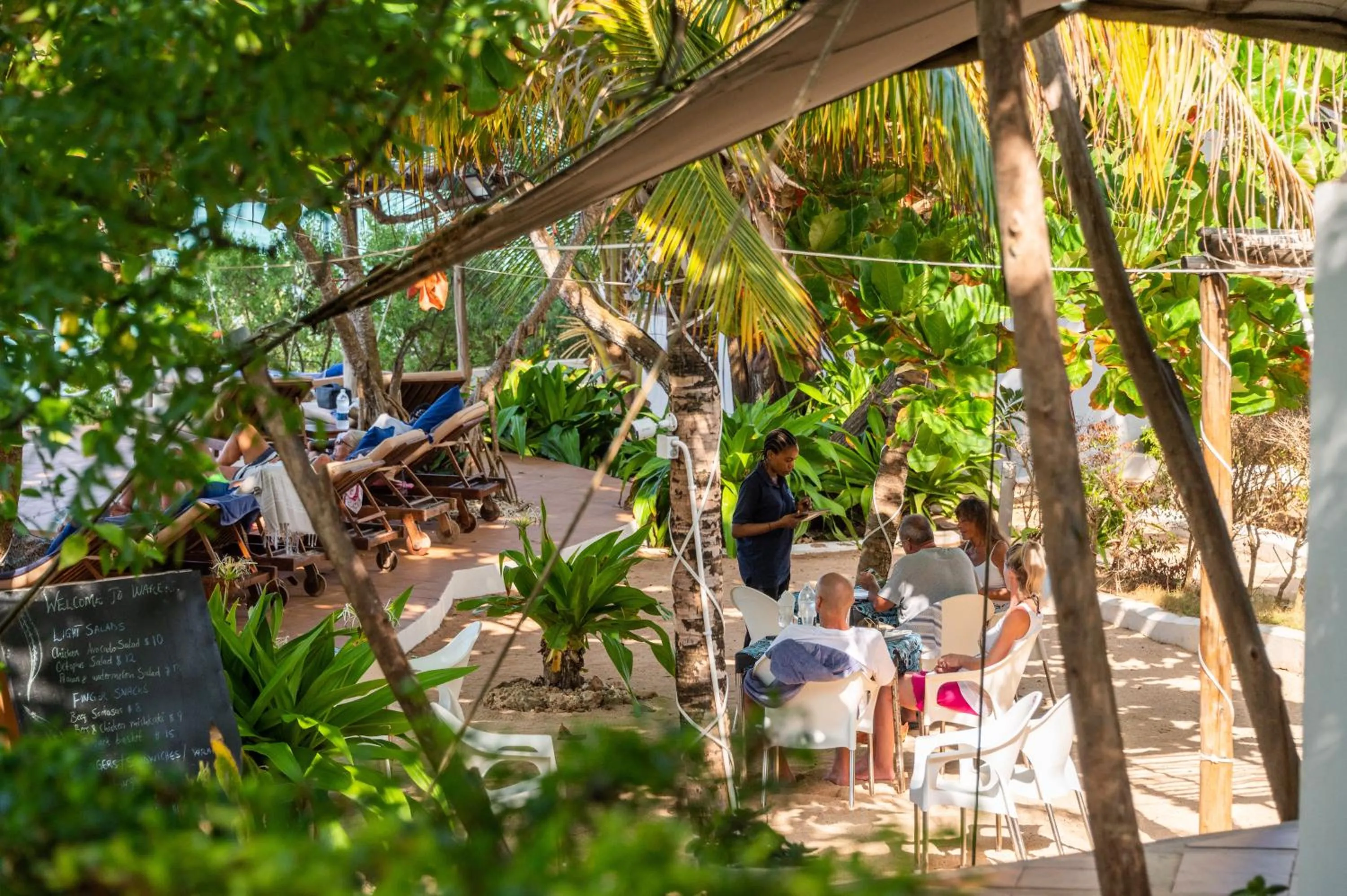 Restaurant/places to eat in Warere Beach