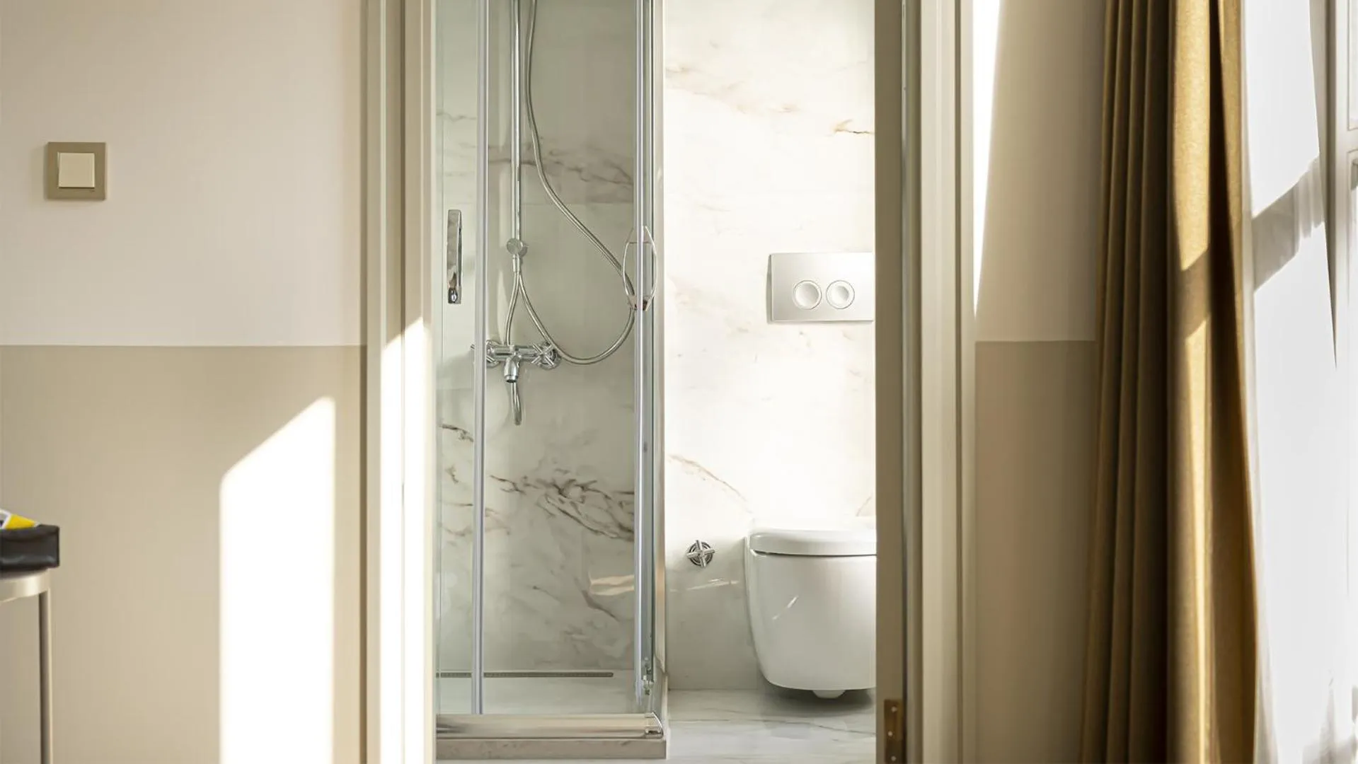 Shower in Ishak Pasa Palace by Joyway Hotels