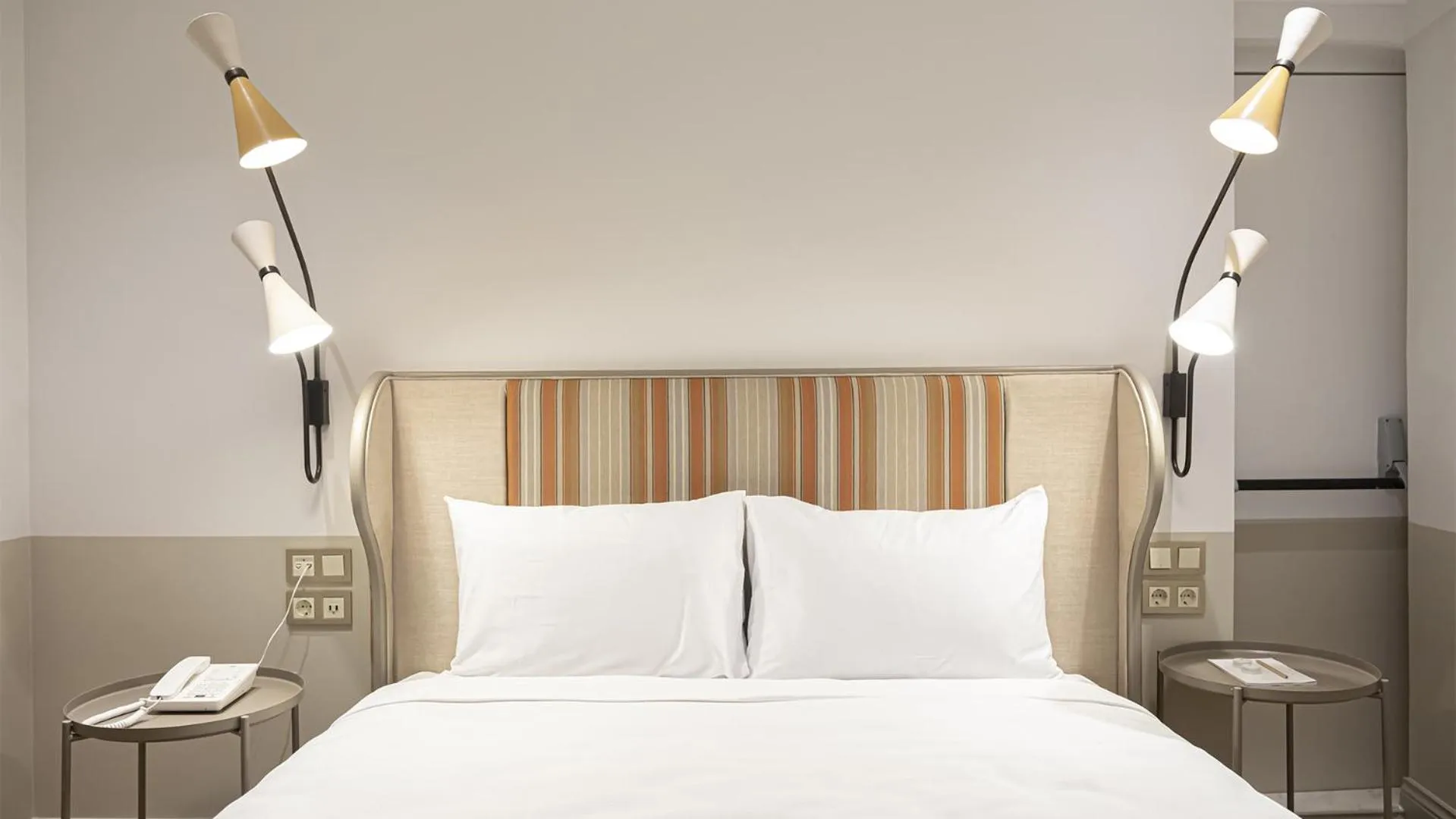 Bed in Ishak Pasa Palace by Joyway Hotels