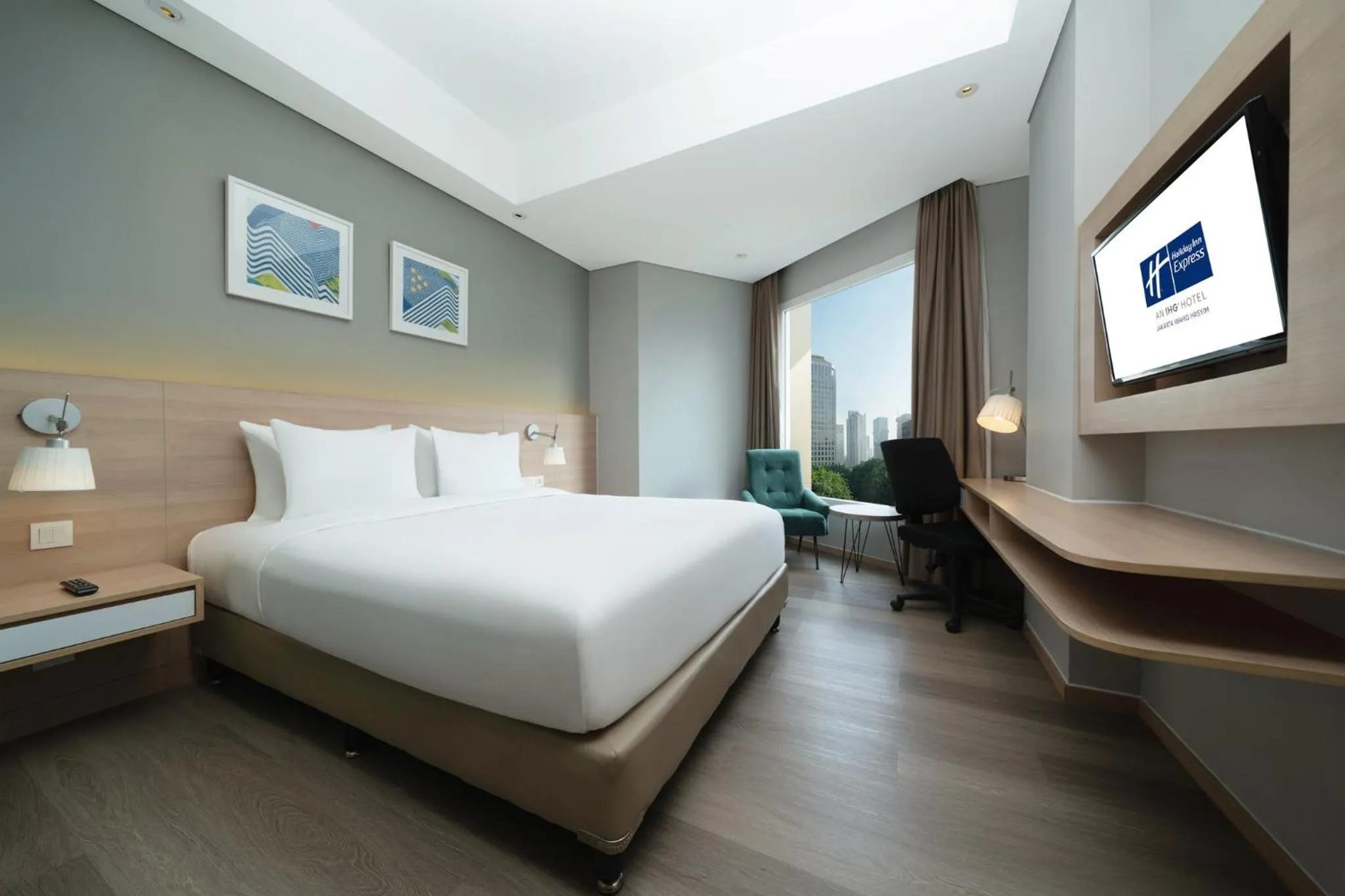 Photo of the whole room, Bed in Holiday Inn Express Jakarta Wahid Hasyim by IHG