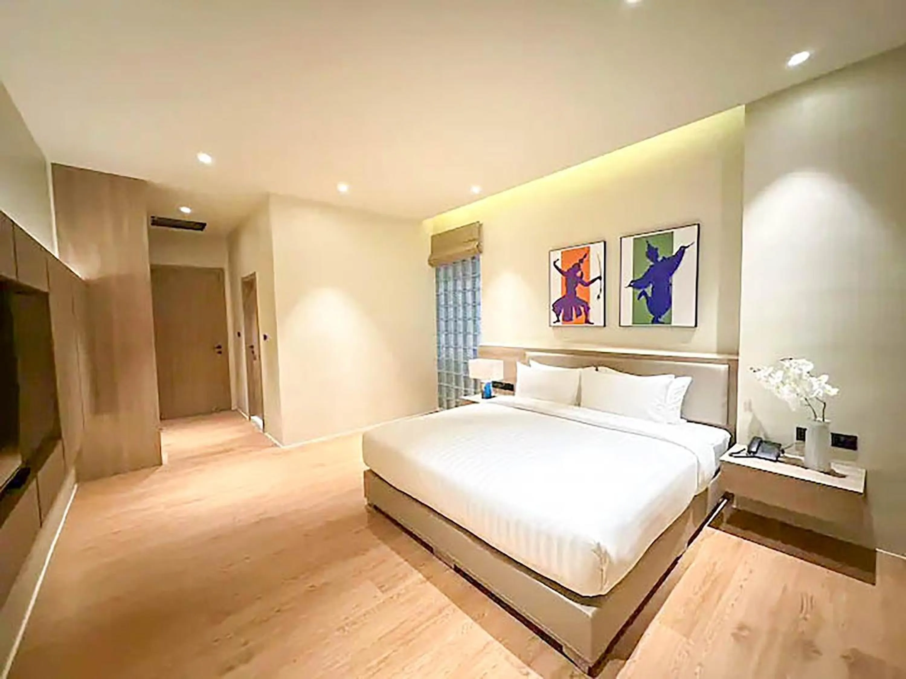 Bedroom, Bed in The One Bay Breeze