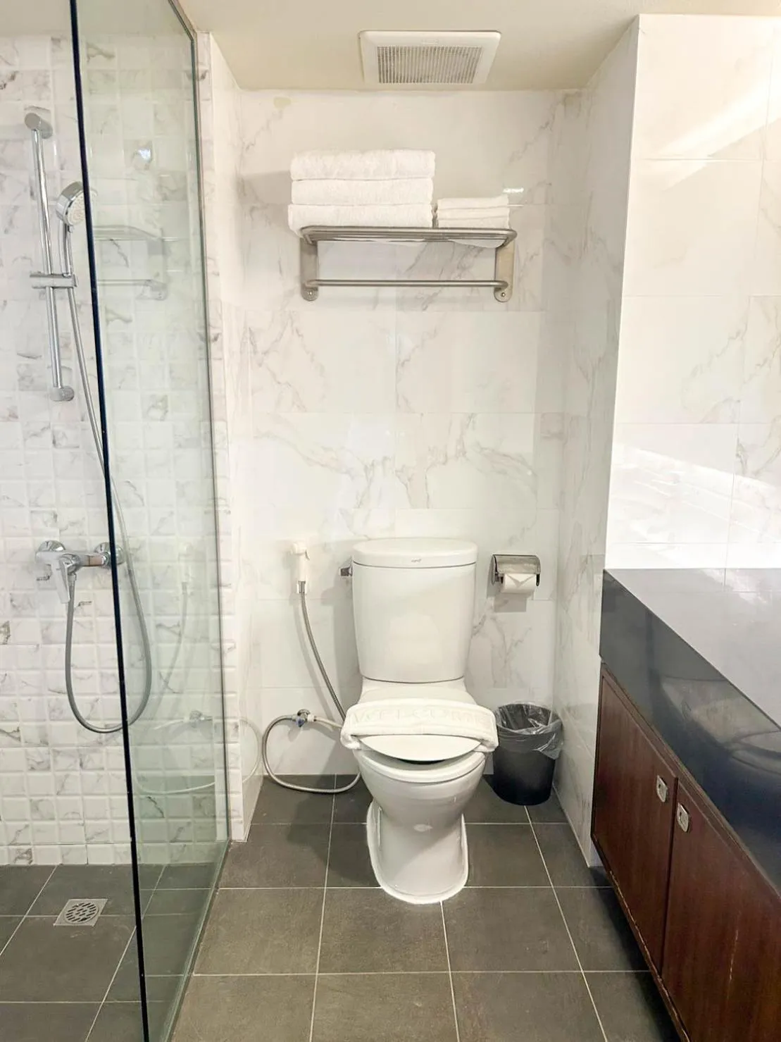 Shower in The One Bay Breeze