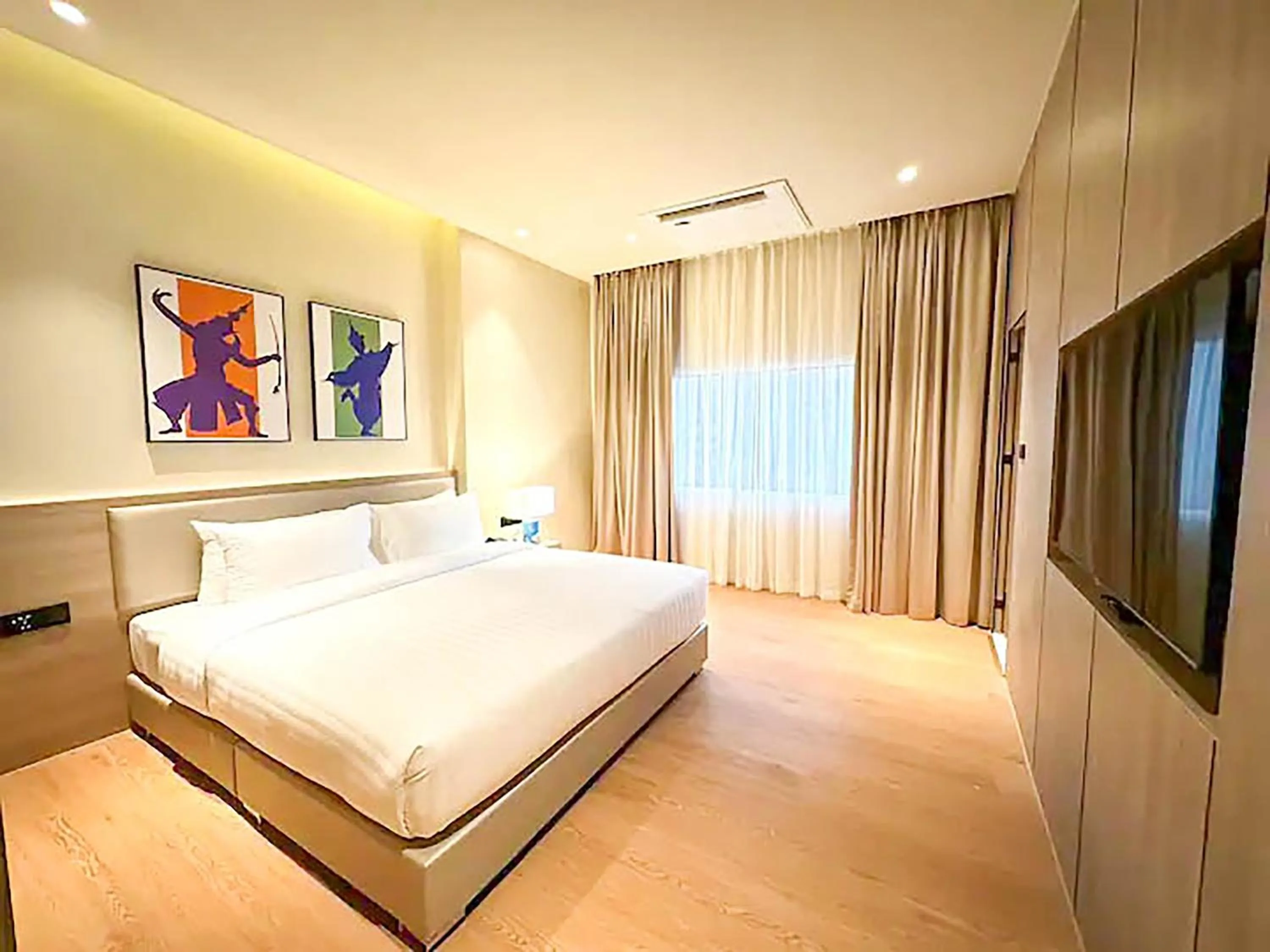 Bedroom, Bed in The One Bay Breeze