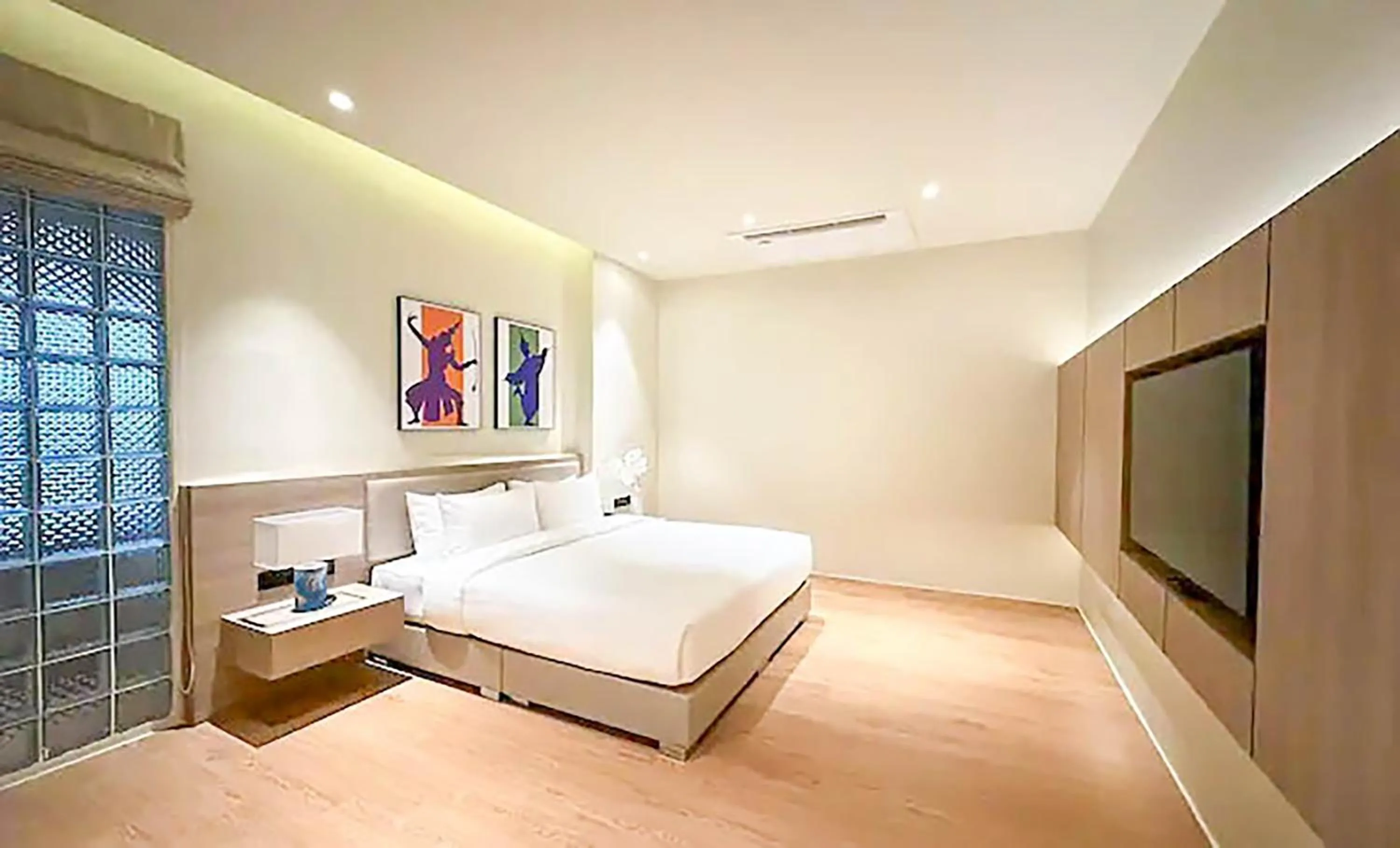 Bedroom, Bed in The One Bay Breeze