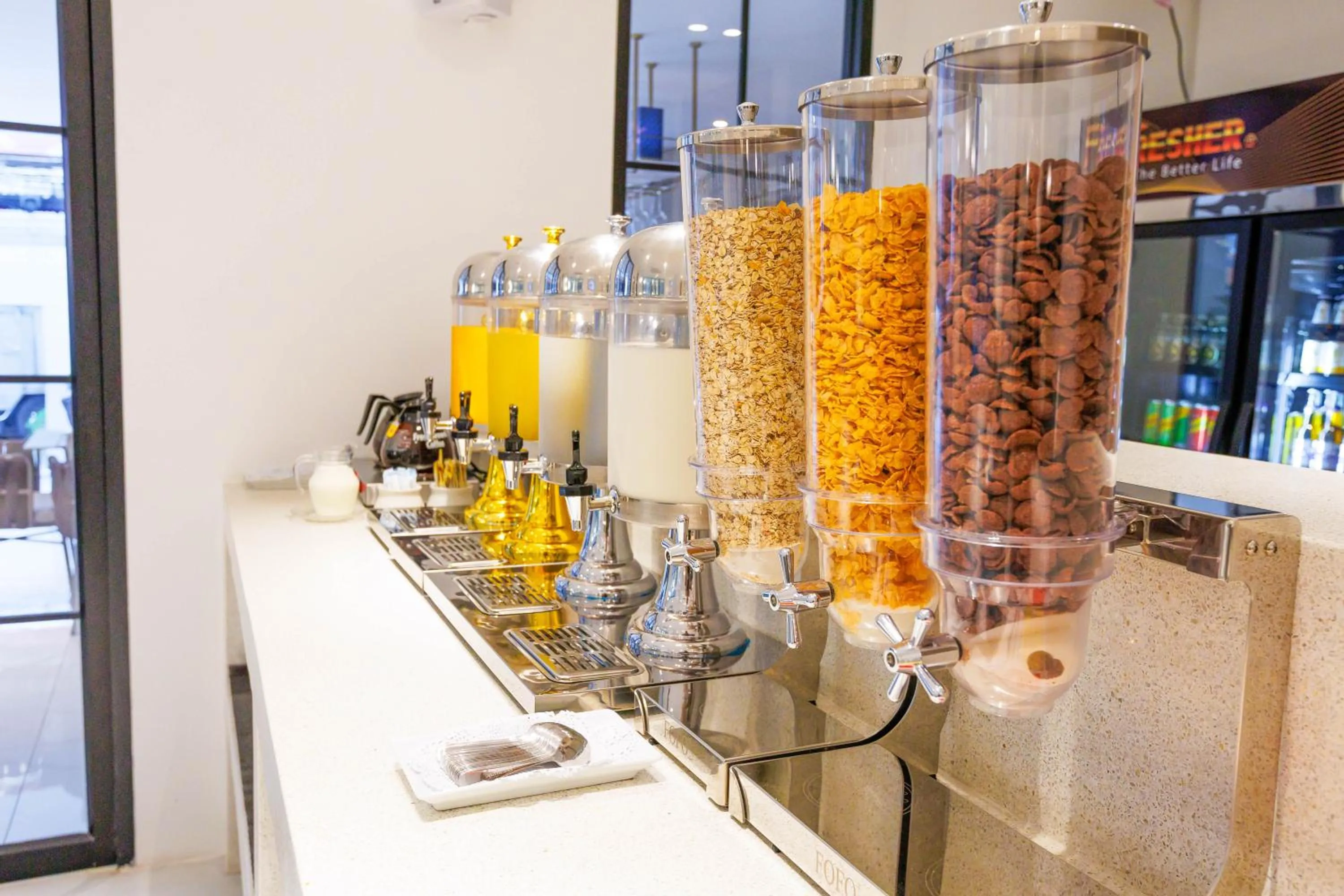 Restaurant/places to eat in The One Bay Breeze