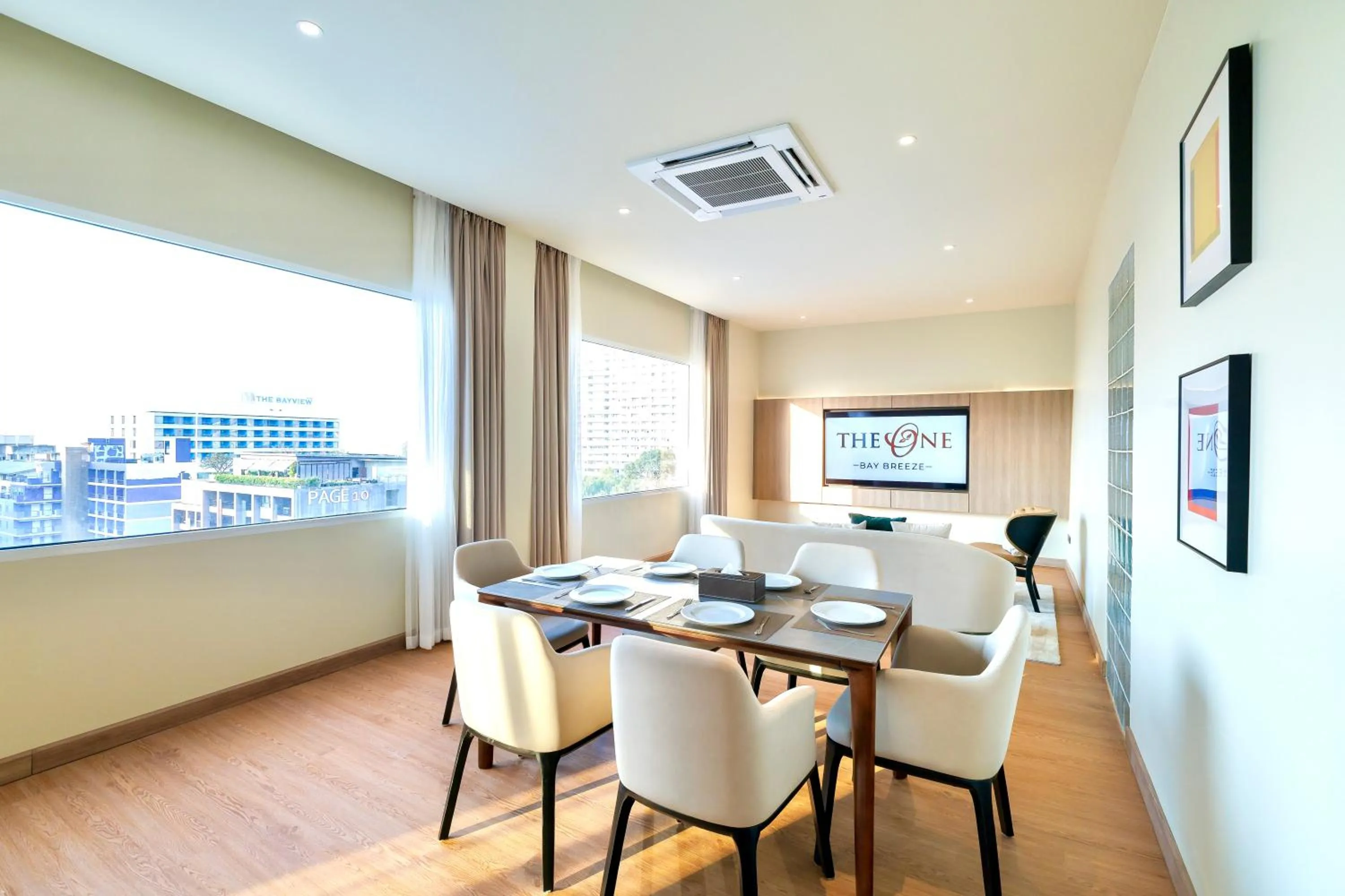 Restaurant/places to eat in The One Bay Breeze