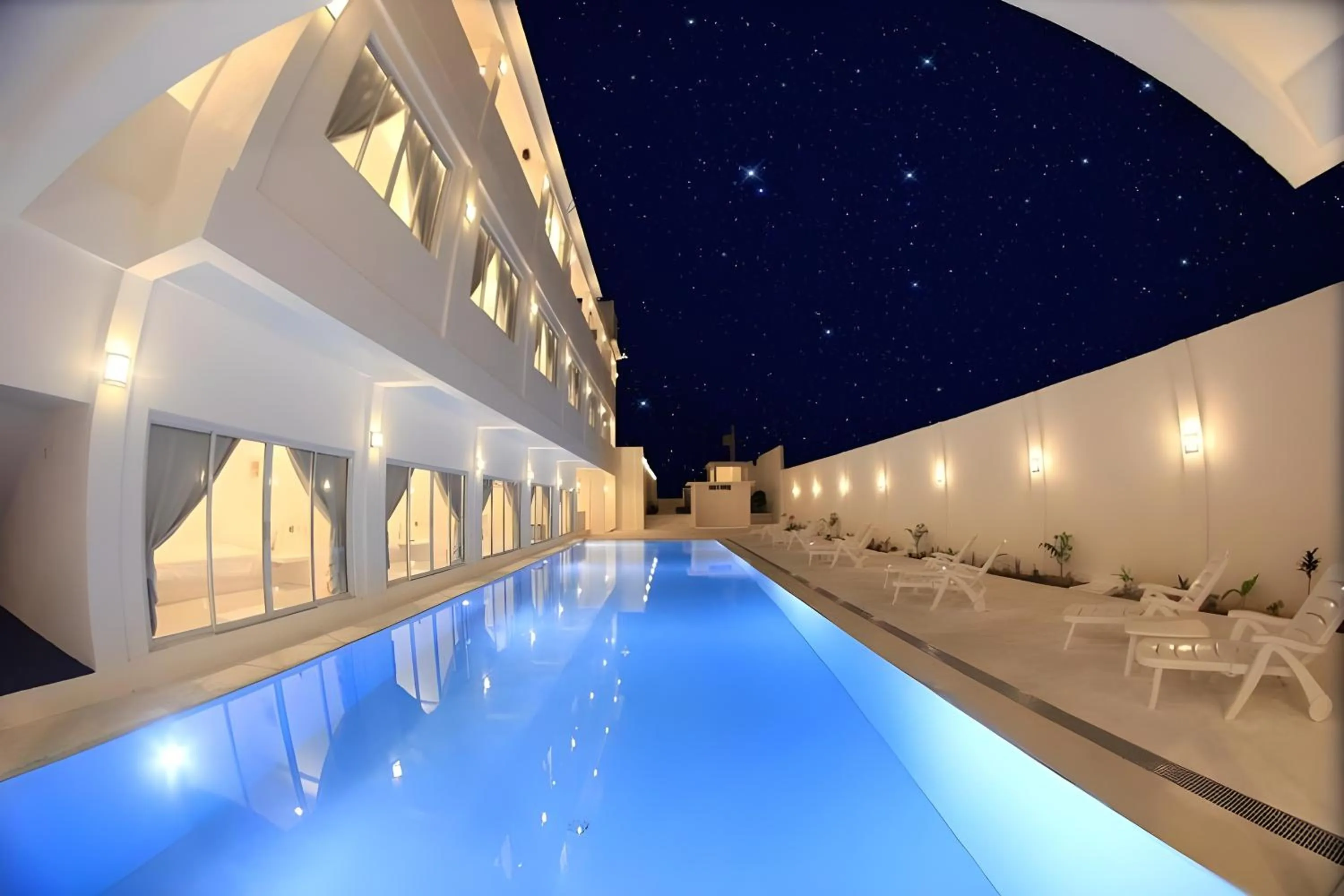 Swimming pool in Coron Bluewave Hotel