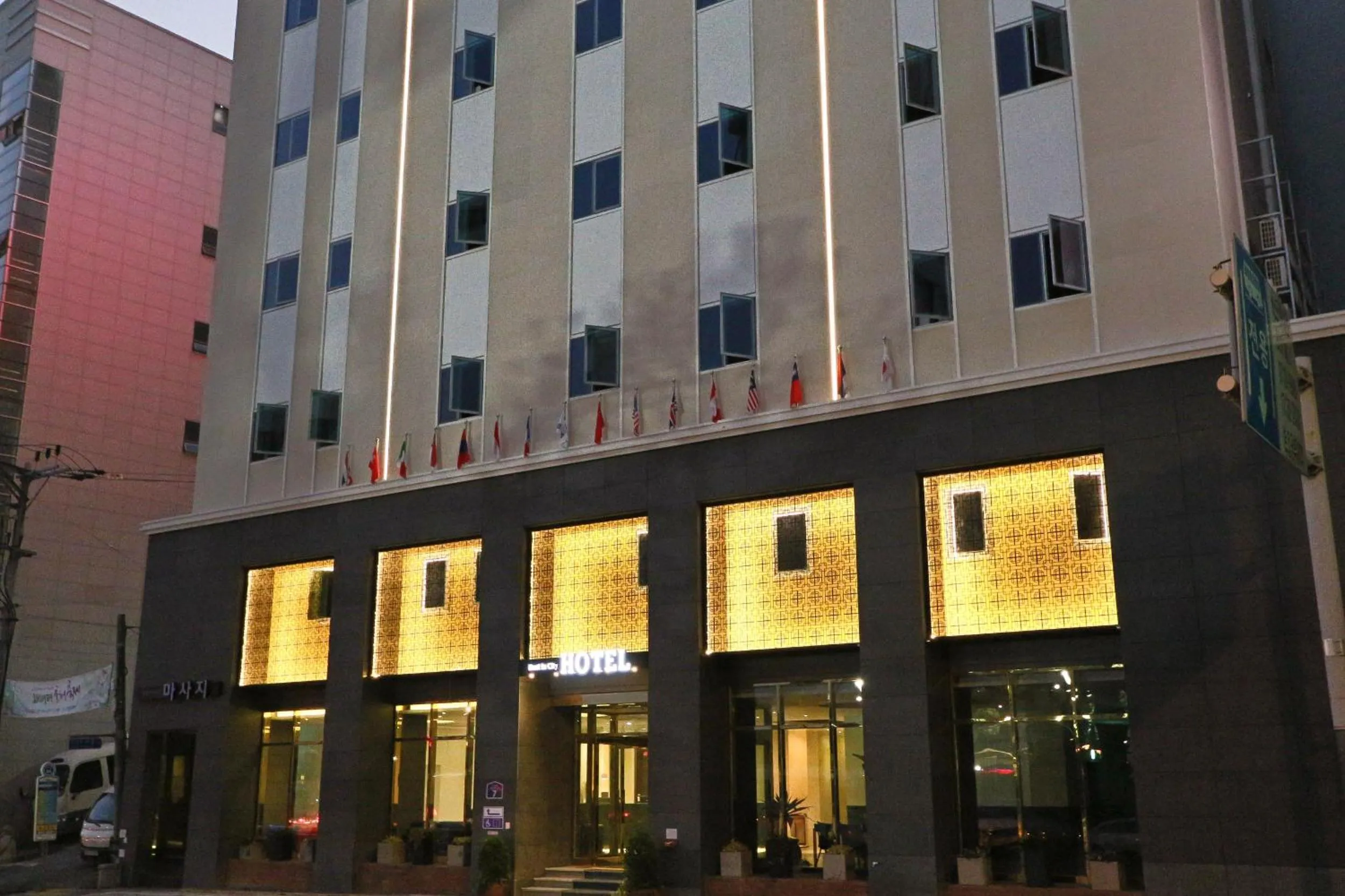 Facade/entrance, Property Building in Best In City Hotel