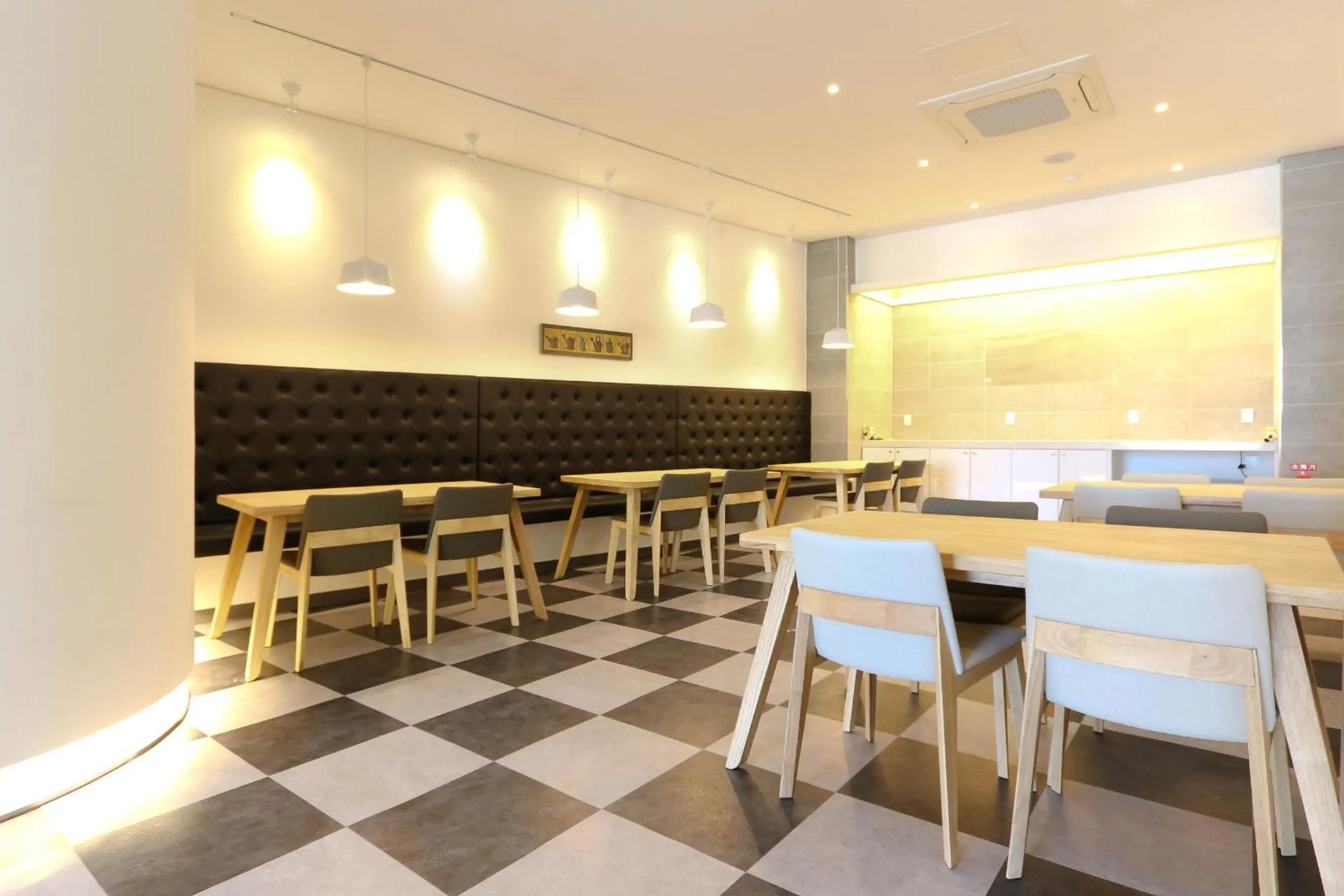 Buffet breakfast, Restaurant/Places to Eat in Best In City Hotel