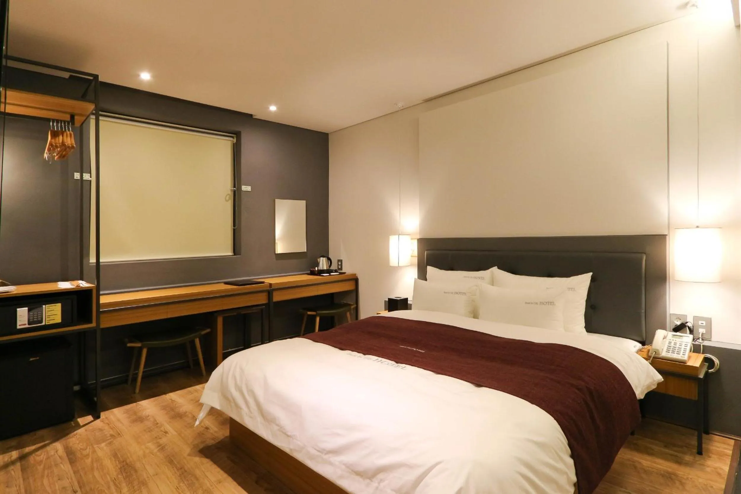 Shower in Best In City Hotel