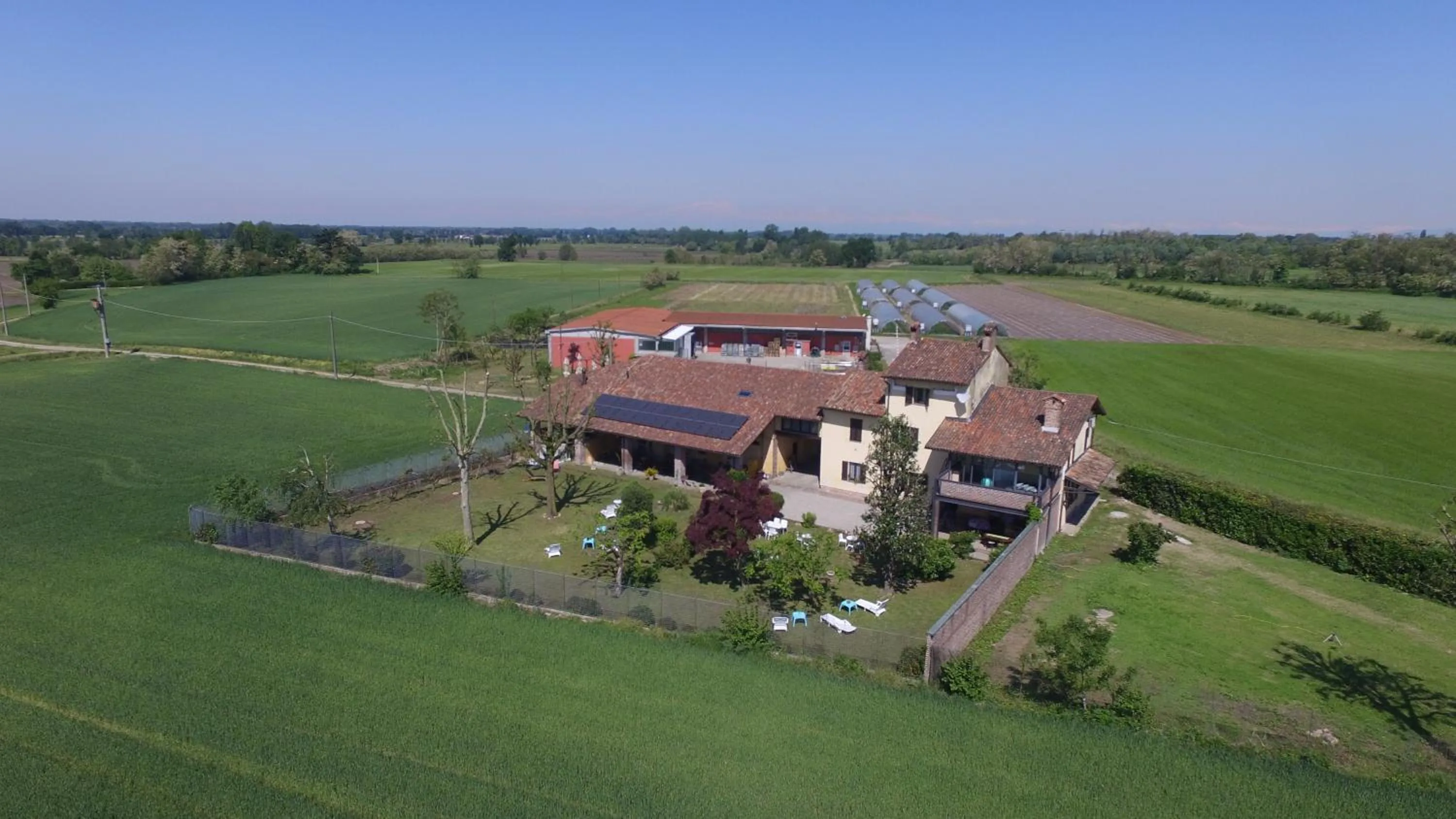 Garden view in Agriturismo La Morosina