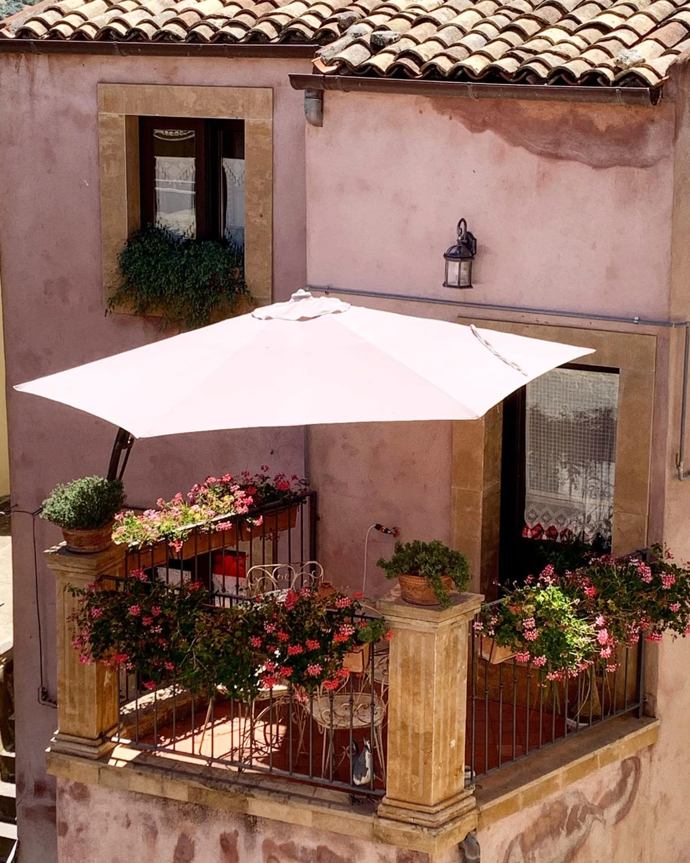 Property building in B&B Mugnos Charme Living