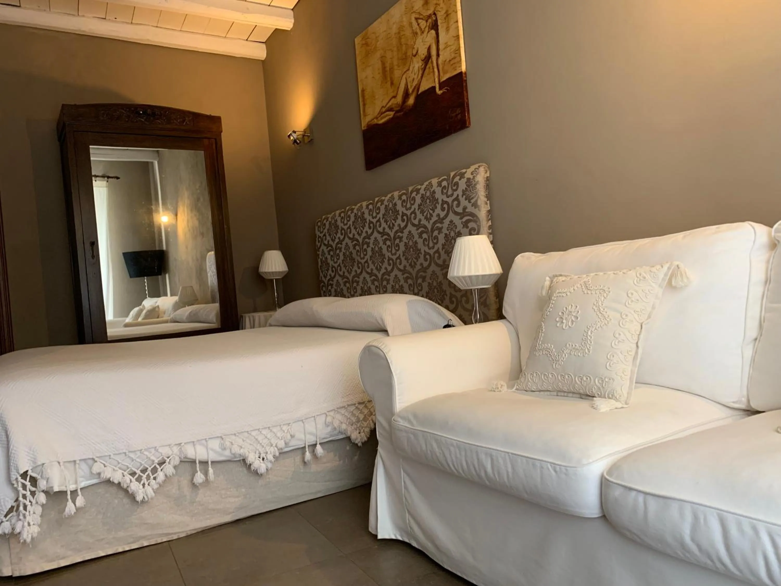 View (from property/room), Bed in B&B Mugnos Charme Living