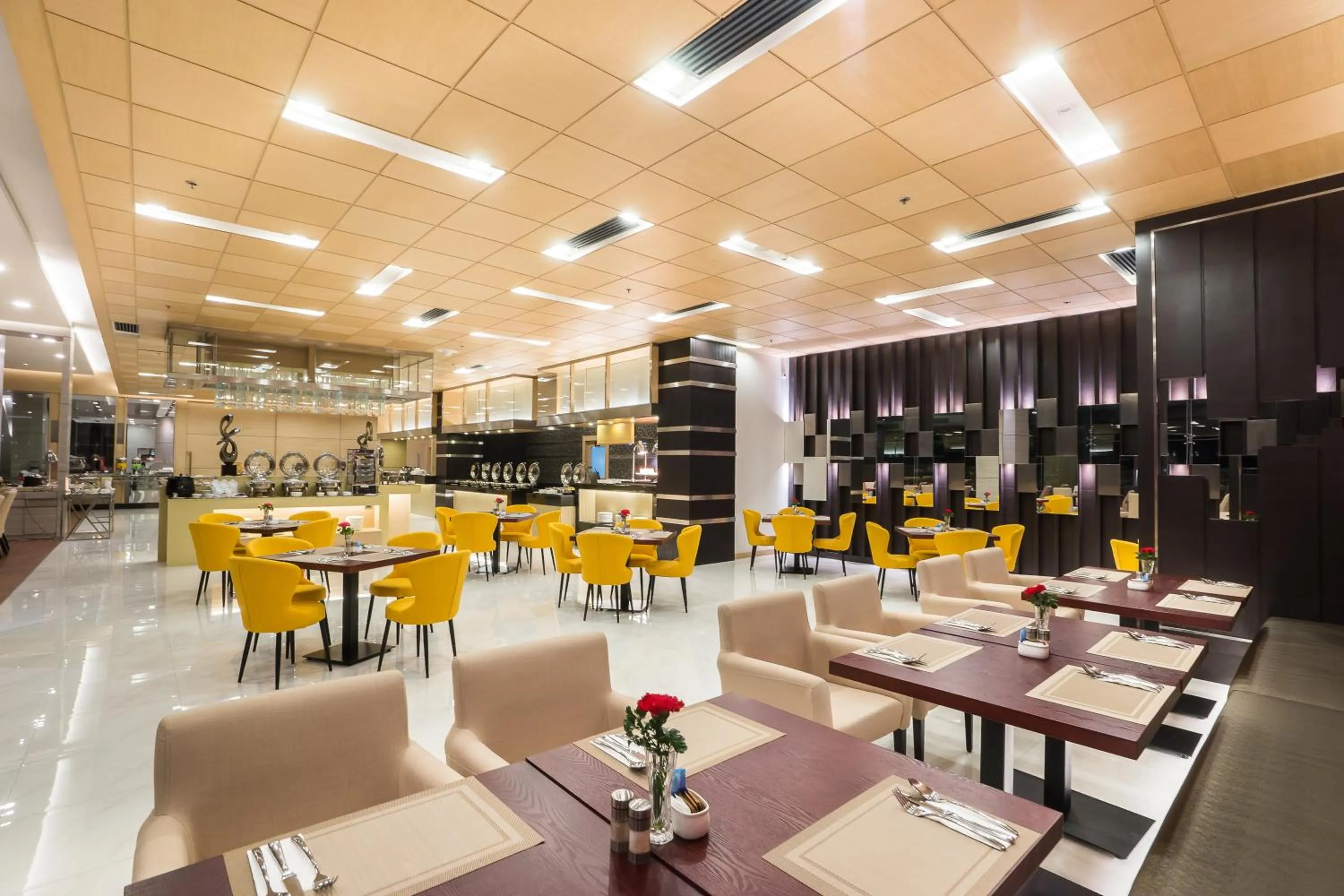 Restaurant/places to eat in Best Western Plus Wanda Grand Hotel
