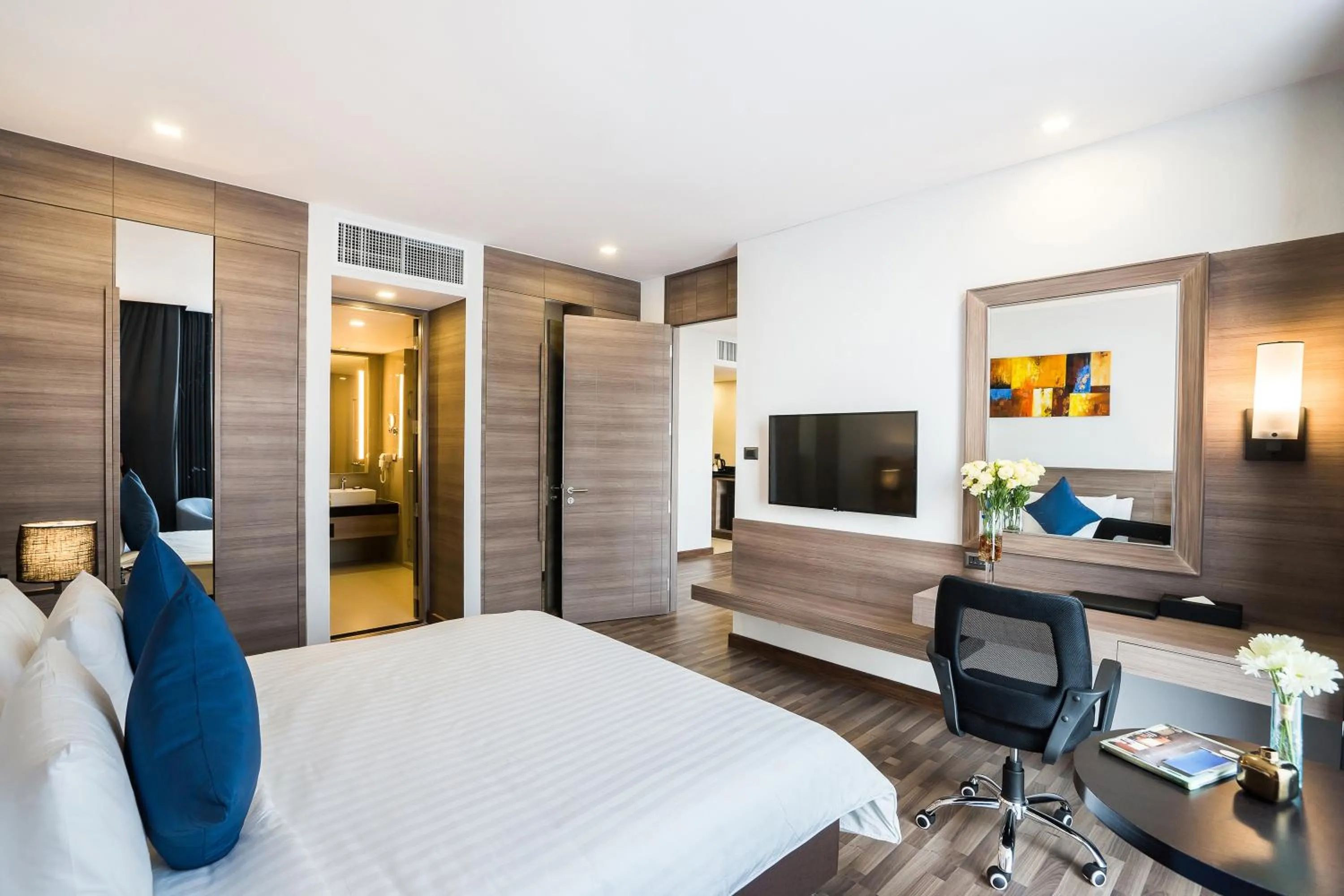 Photo of the whole room, Bed in Best Western Plus Wanda Grand Hotel