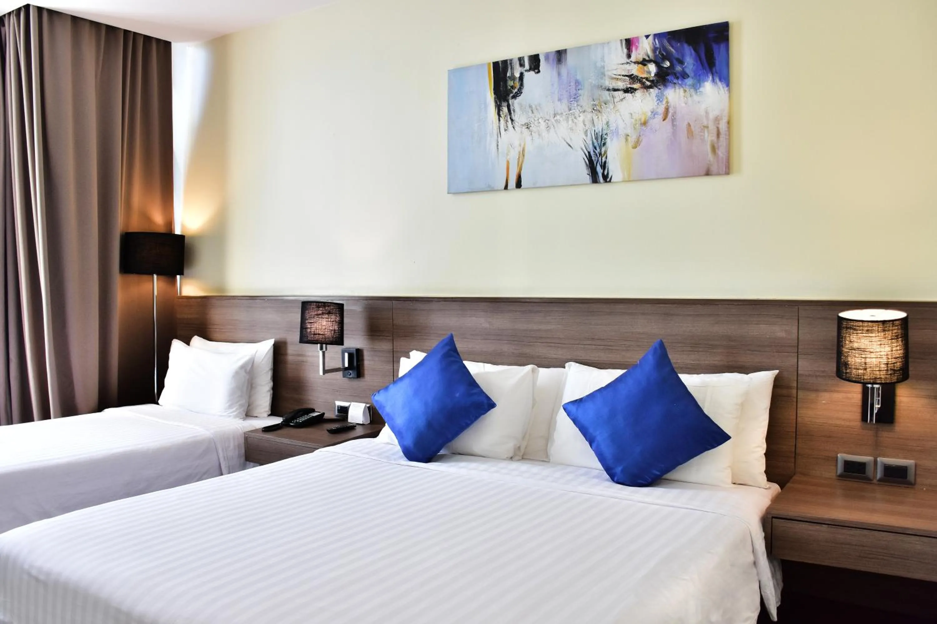 Bed in Best Western Plus Wanda Grand Hotel