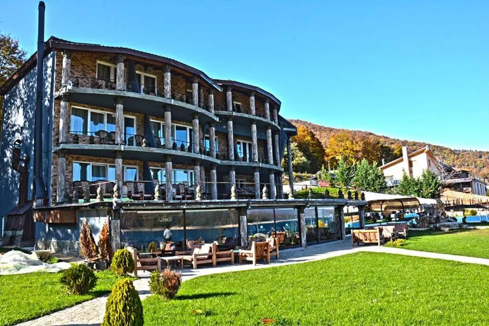 Property building in Rey Hotel