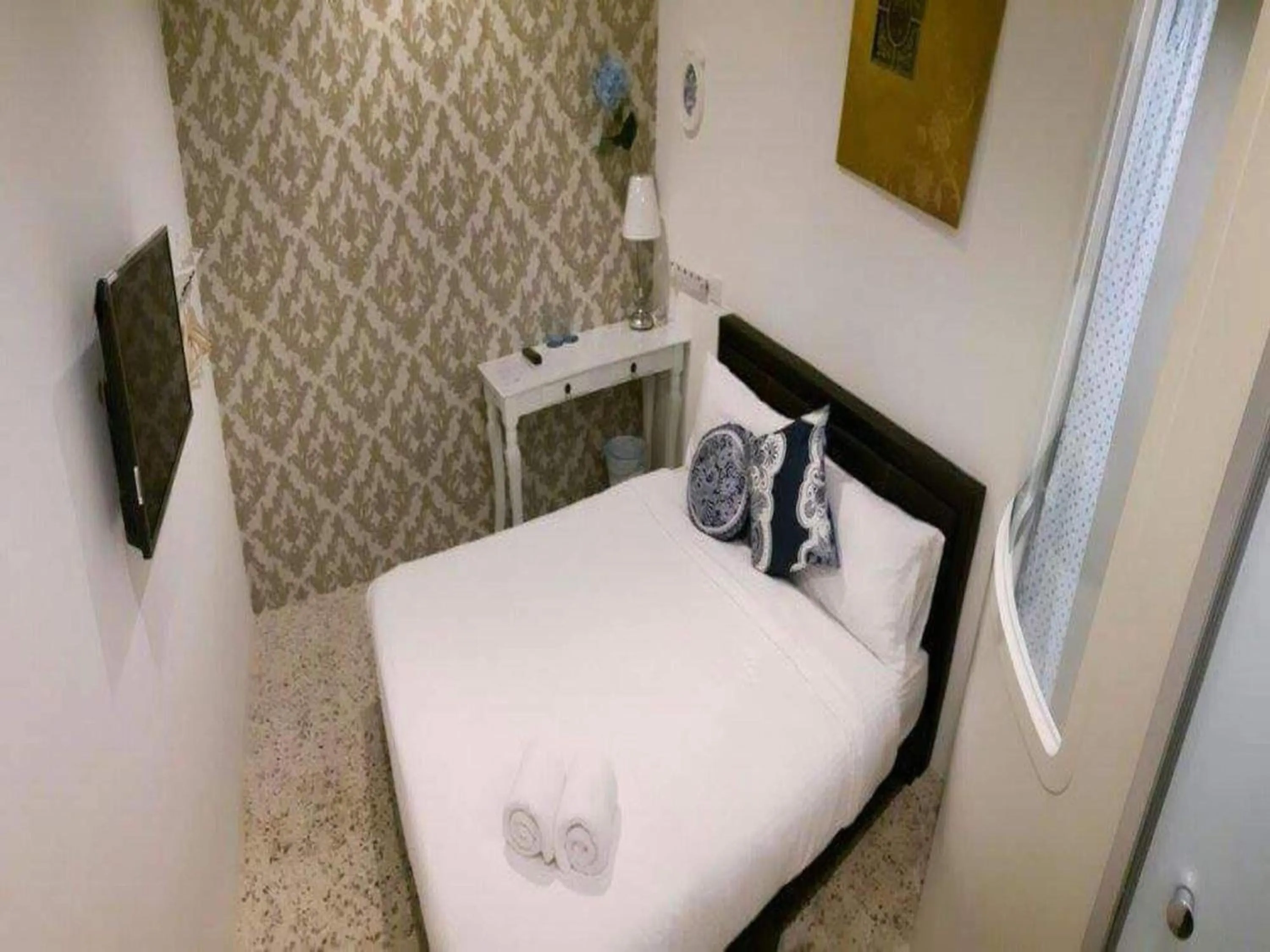 Photo of the whole room in Hotel O Elephant House Boutique Hotel