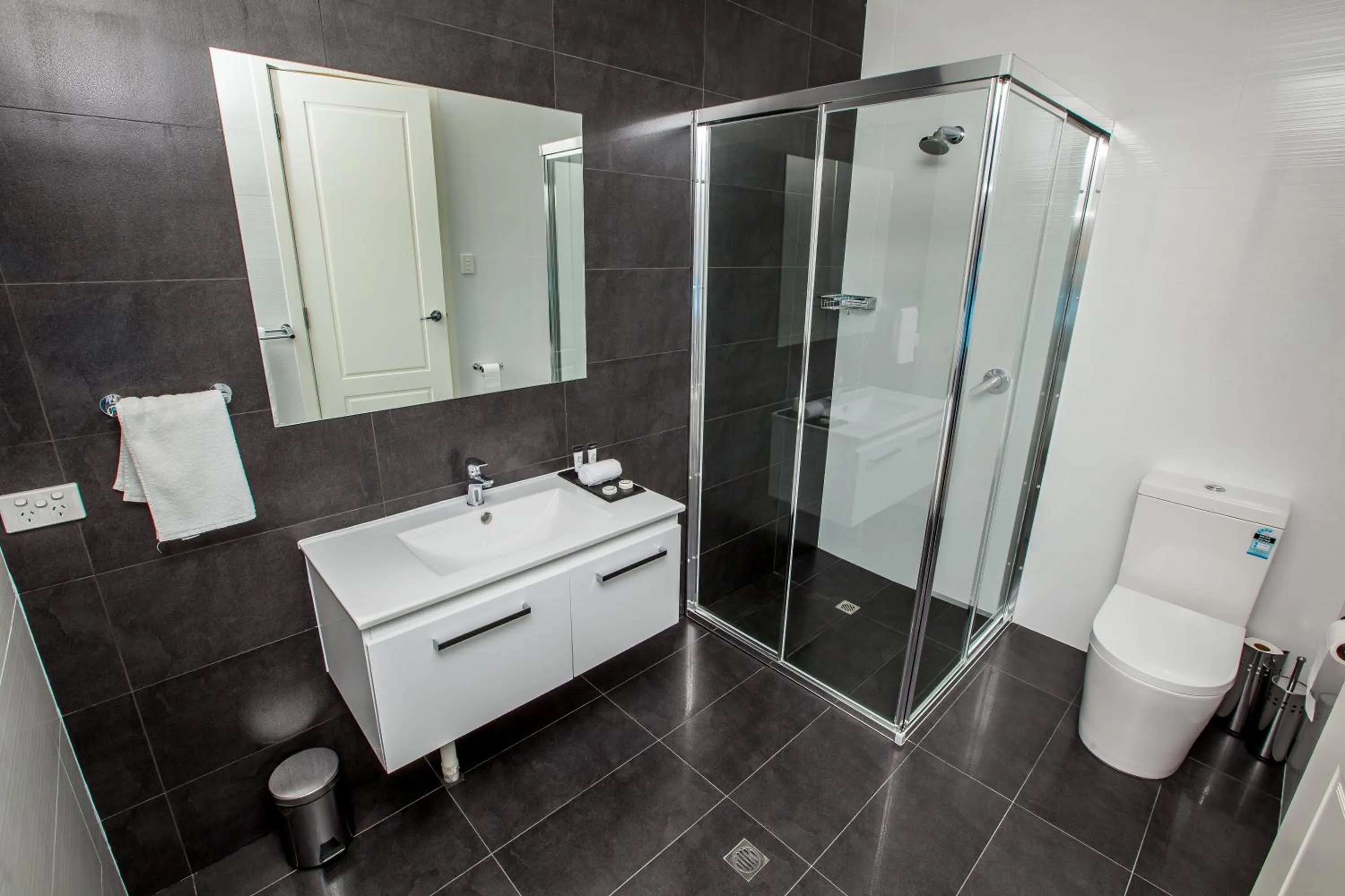 Shower in Neagles Retreat Villas