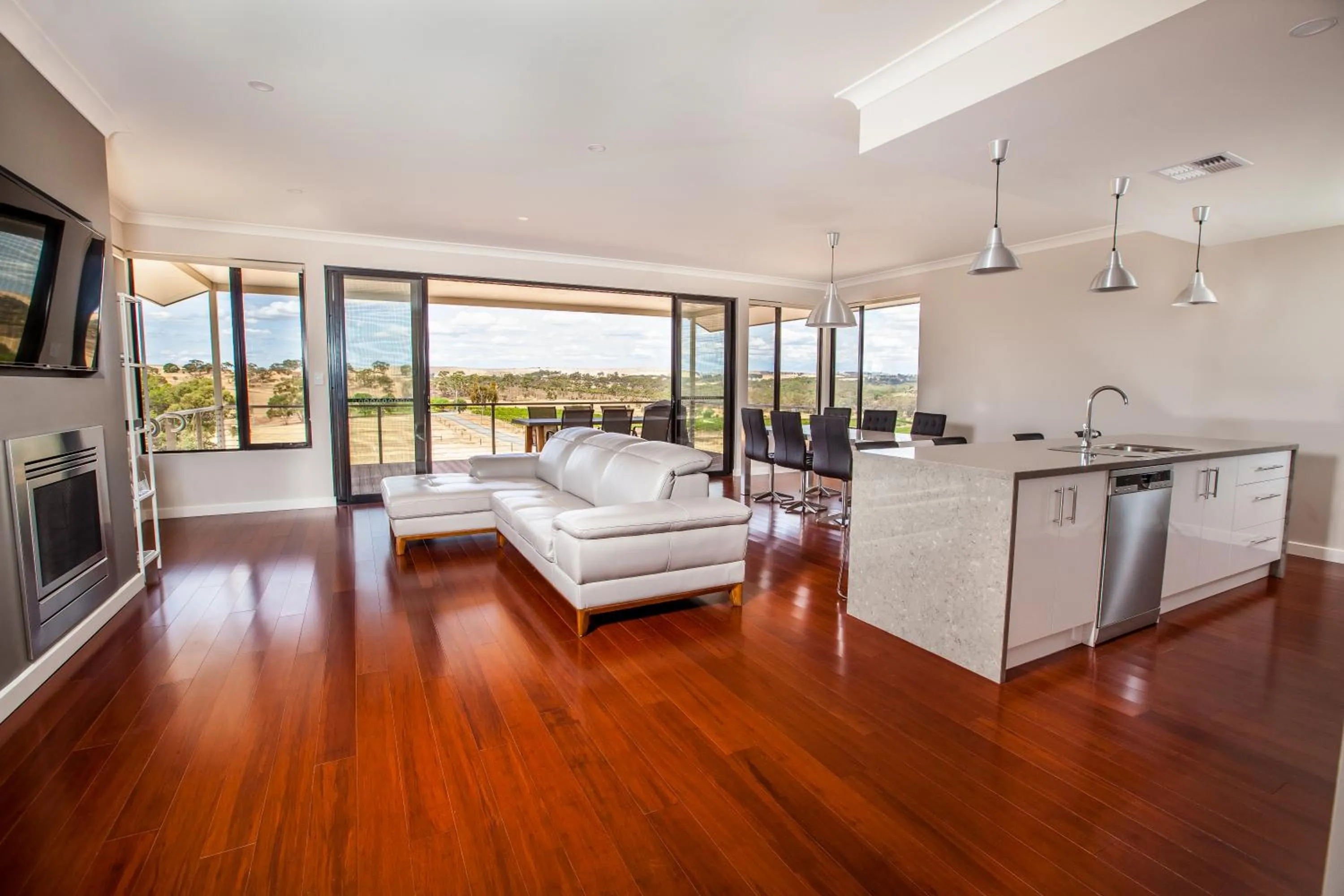 Kitchen or kitchenette in Neagles Retreat Villas